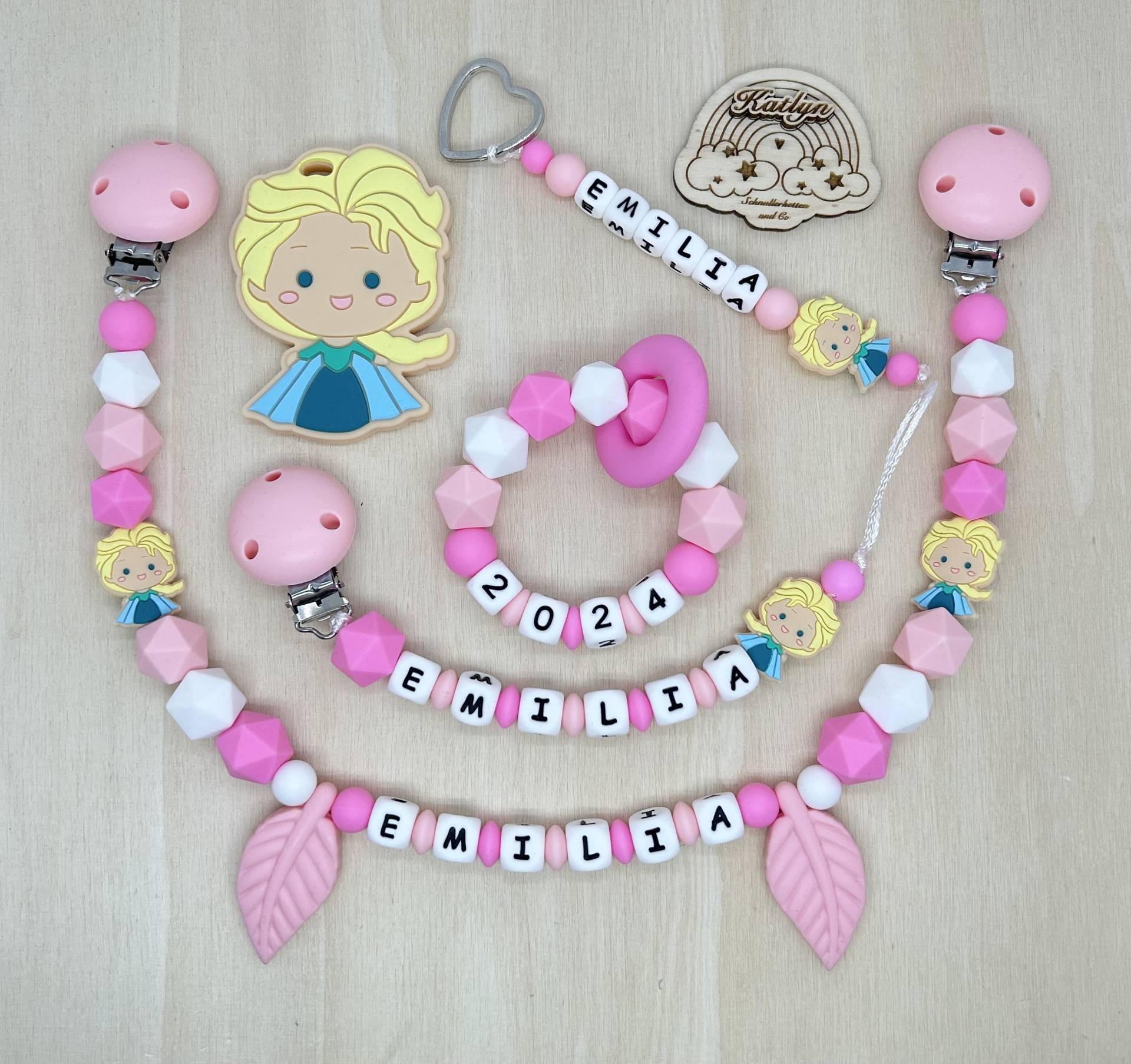Babygeschenk Schnullerkette Mit Name , Kinderwagenkette, Schlüsselanhänger Und Greifling Aus Silikon Perlen + Ring Adaptor Gratis Babygeschenk Schnullerkette Mit Name , Kinderwagenkette, Schlüsselanhänger Und Greifling Aus Silikon Perlen + Ring Adaptor Gratis von Etsy - Handmadekatlyn