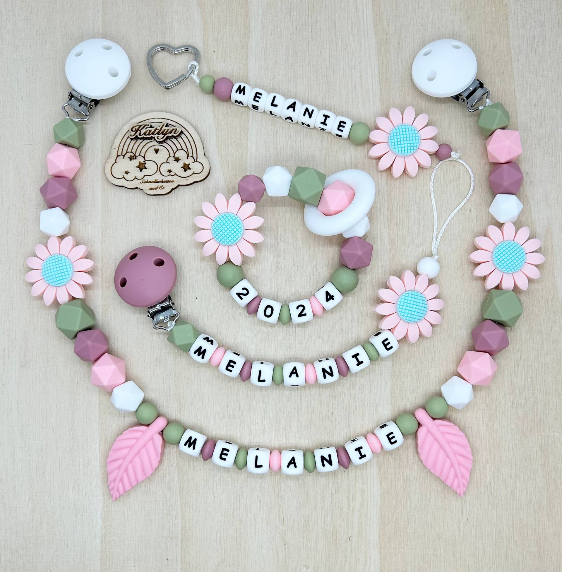 Babygeschenk Schnullerkette Mit Name , Kinderwagenkette, Schlüsselanhänger Und Greifling Aus Silikon Perlen Blume + Ring Adaptor Gratis Babygeschenk Schnullerkette Mit Name , Kinderwagenkette, Schlüsselanhänger Und Greifling Aus Silikon Perlen Blume + Ring Adaptor Gratis von Etsy - Handmadekatlyn