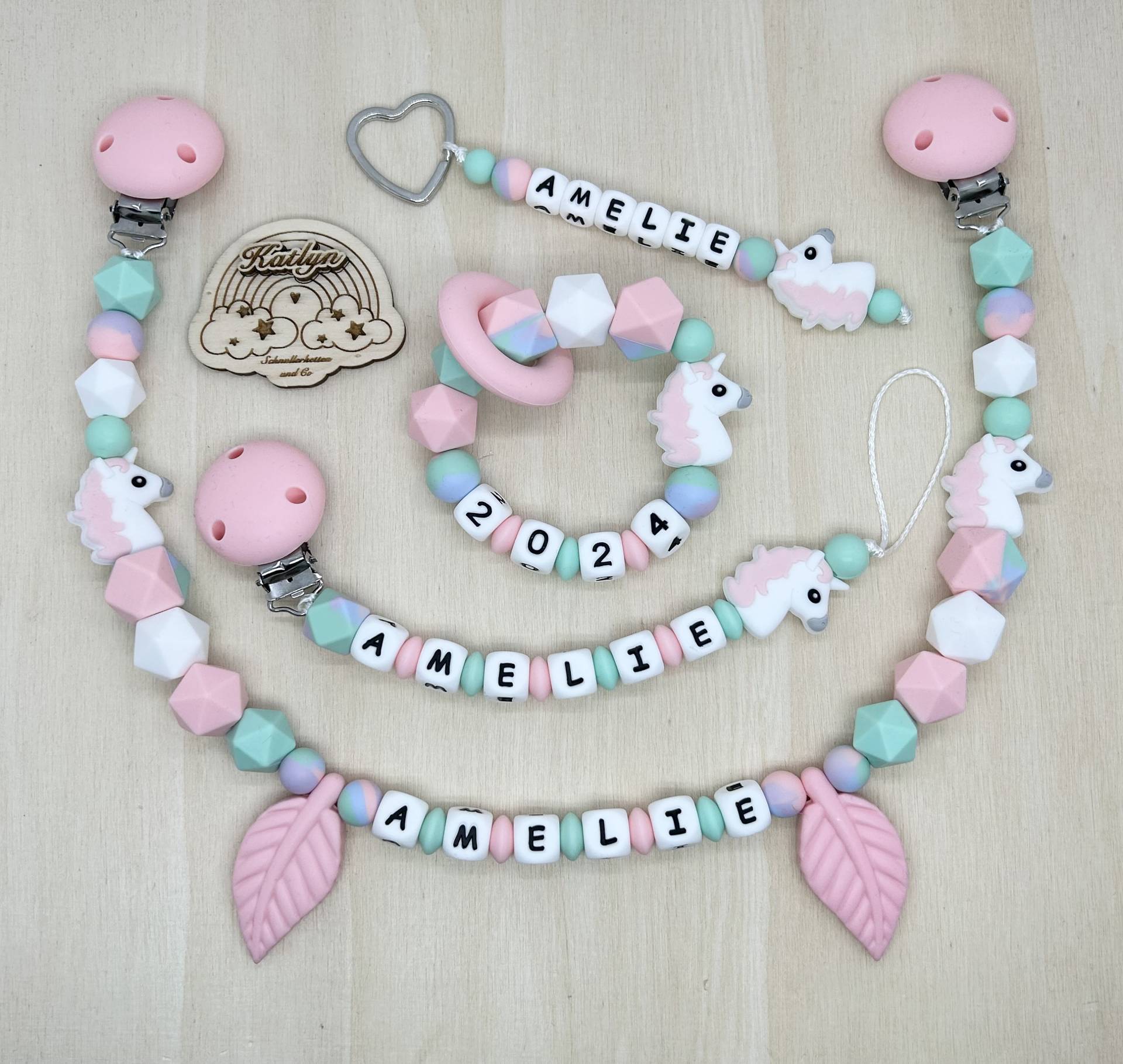Babygeschenk Schnullerkette Mit Name , Kinderwagenkette, Schlüsselanhänger Und Greifling Aus Silikon Perlen Einhorn+ Ring Adaptor Gratis Babygeschenk Schnullerkette Mit Name , Kinderwagenkette, Schlüsselanhänger Und Greifling Aus Silikon Perlen Einhorn+ Ring Adaptor Gratis von Etsy - Handmadekatlyn
