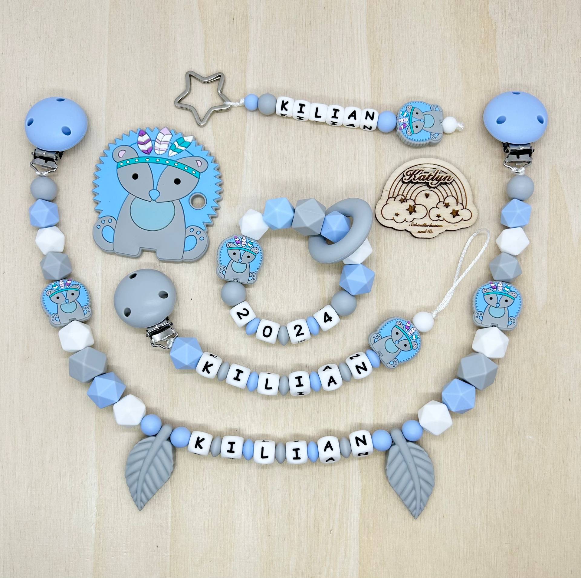 Babygeschenk Schnullerkette Mit Name , Kinderwagenkette, Schlüsselanhänger Und Greifling Aus Silikon Perlen Igel + Ring Adaptor Gratis Babygeschenk Schnullerkette Mit Name , Kinderwagenkette, Schlüsselanhänger Und Greifling Aus Silikon Perlen Igel + Ring Adaptor Gratis von Etsy - Handmadekatlyn