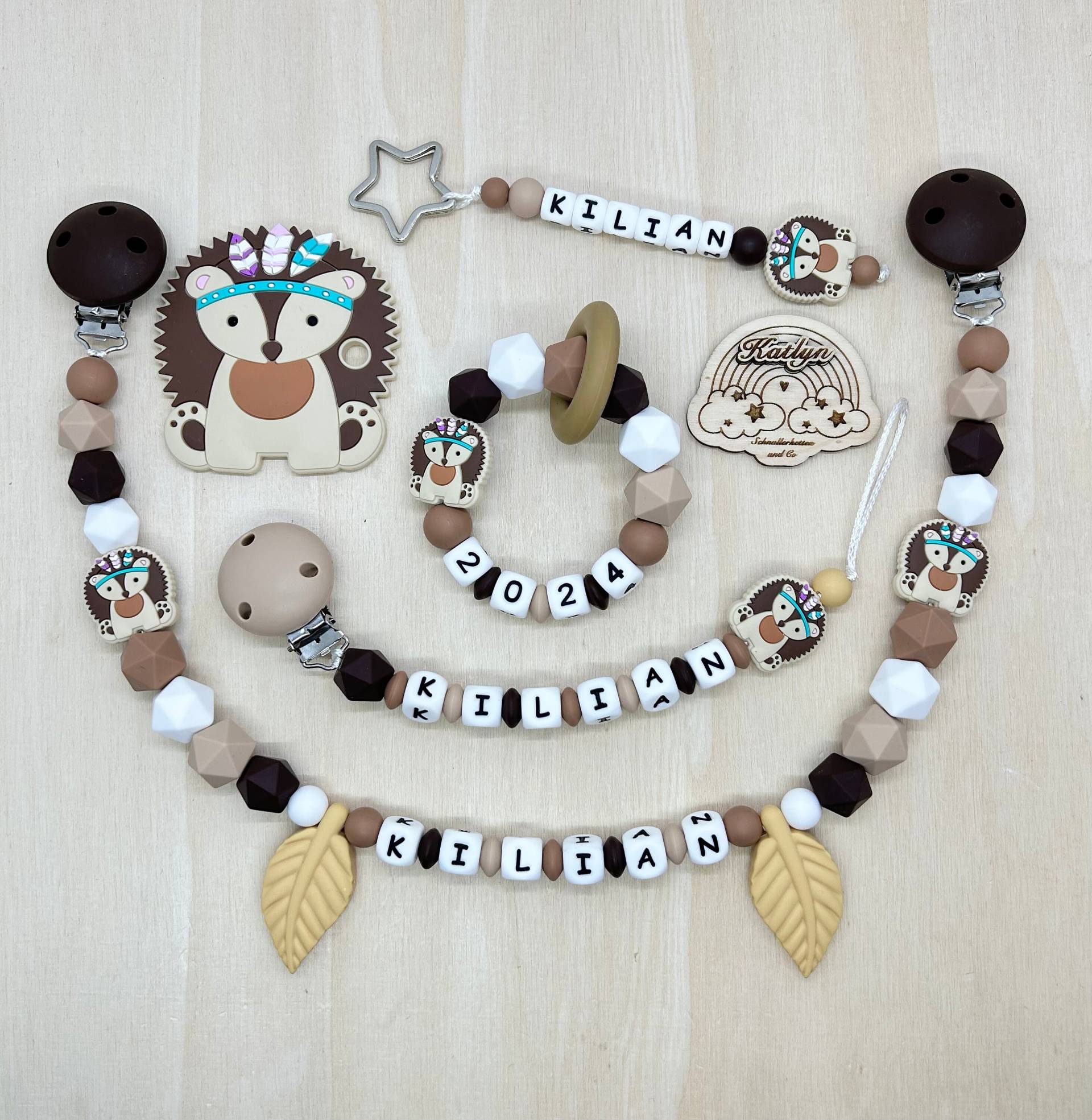 Babygeschenk Schnullerkette Mit Name , Kinderwagenkette, Schlüsselanhänger Und Greifling Aus Silikon Perlen Igel + Ring Adaptor Gratis Babygeschenk Schnullerkette Mit Name , Kinderwagenkette, Schlüsselanhänger Und Greifling Aus Silikon Perlen Igel + Ring Adaptor Gratis von Etsy - Handmadekatlyn