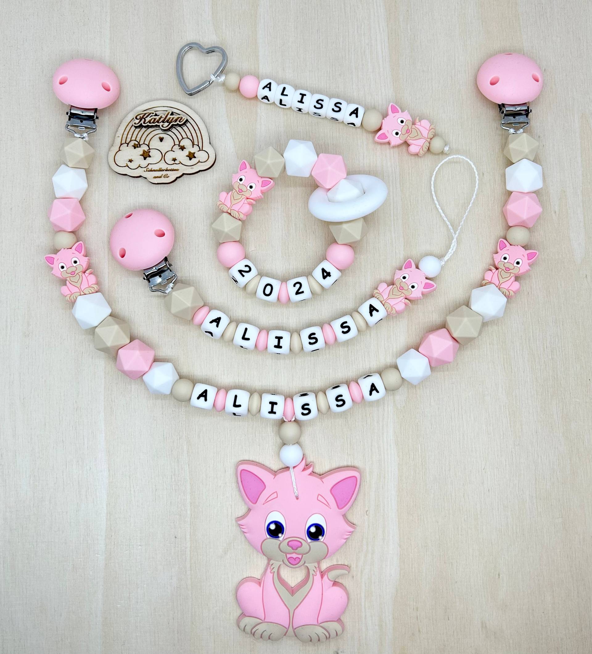 Babygeschenk Schnullerkette Mit Name , Kinderwagenkette, Schlüsselanhänger Und Greifling Aus Silikon Perlen Katze + Ring Adaptor Gratis Babygeschenk Schnullerkette Mit Name , Kinderwagenkette, Schlüsselanhänger Und Greifling Aus Silikon Perlen Katze + Ring Adaptor Gratis von Etsy - Handmadekatlyn