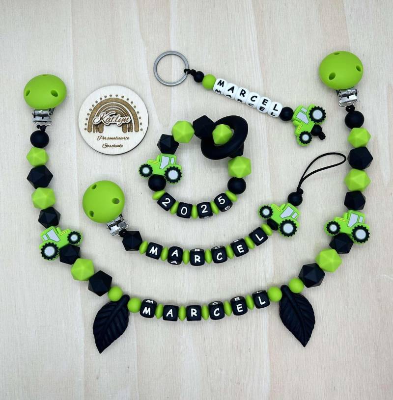 Babygeschenk Schnullerkette Mit Name , Kinderwagenkette, Schlüsselanhänger Und Greifling Aus Silikon Perlen Traktor + Ring Adaptor Gratis von Etsy - Handmadekatlyn