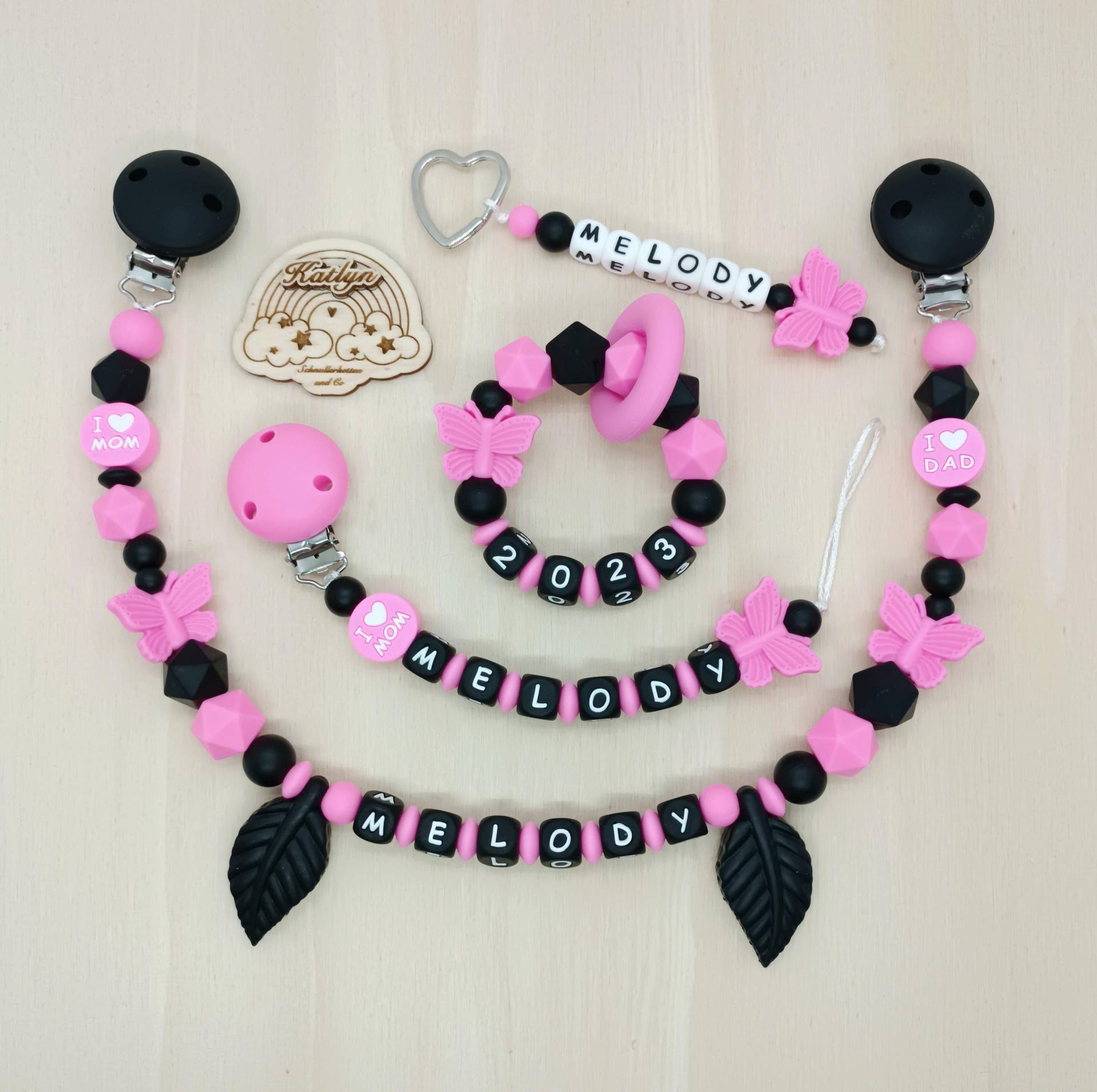 Babygeschenk Schnullerkette Mit Name Set , Kinderwagenkette, Schlüsselanhänger Und Greifling Aus Silikon Perlen + Ring Adaptor Gratis Babygeschenk Schnullerkette Mit Name Set , Kinderwagenkette, Schlüsselanhänger Und Greifling Aus Silikon Perlen + Ring Adaptor Gratis von Etsy - Handmadekatlyn