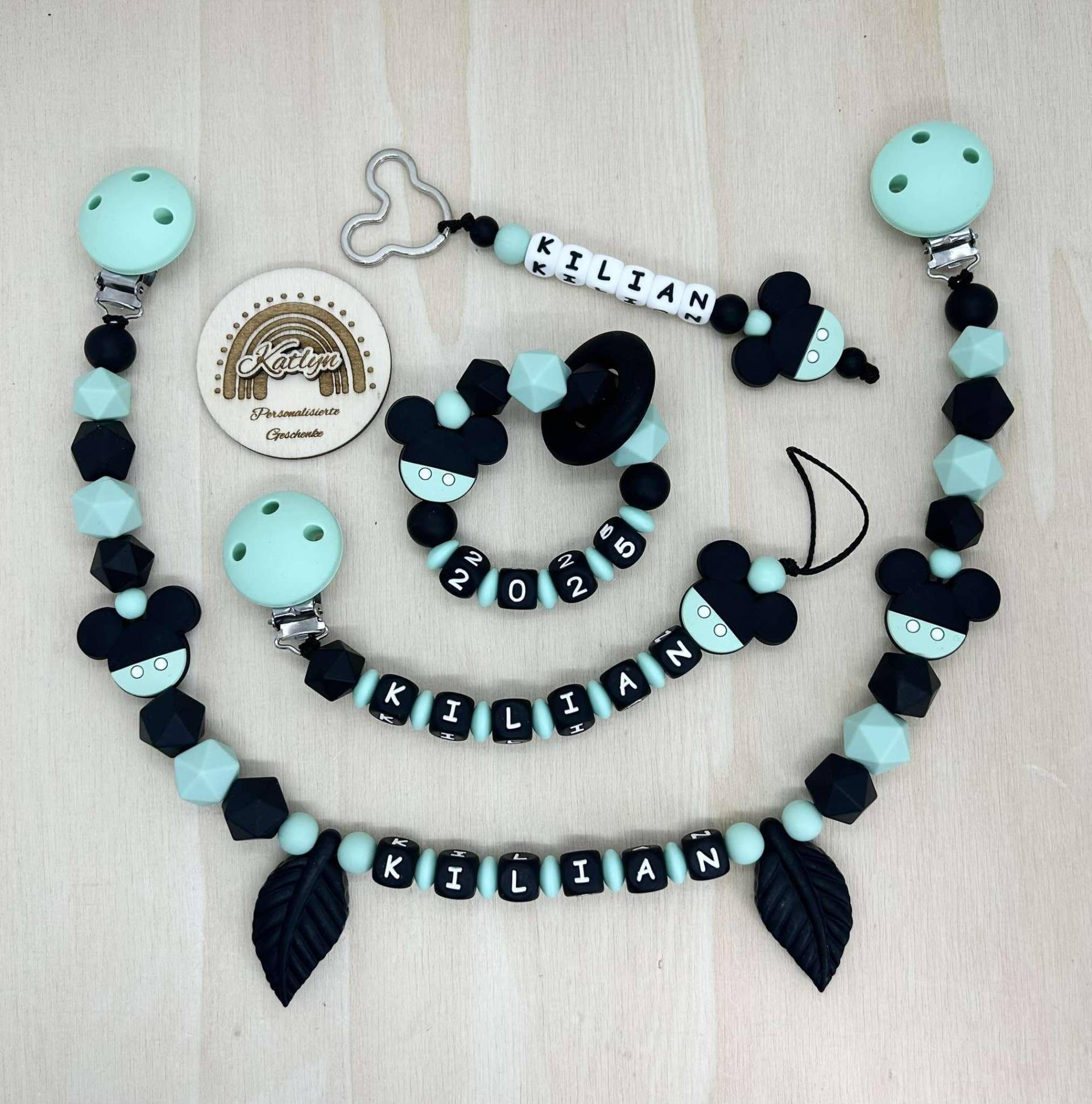 Schnullerkette Mit Name Komplettset, Kinderwagenkette, Schlüsselanhänger Und Greifling Aus Silikon Perlen+ Adaptor Gratis Schnullerkette Mit Name Komplettset, Kinderwagenkette, Schlüsselanhänger Und Greifling Aus Silikon Perlen+ Adaptor Gratis von Etsy - Handmadekatlyn