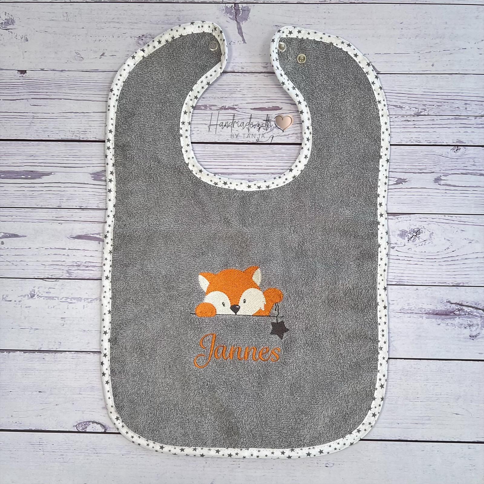 Lätzchen Mit Fuchs Motiv Und Namen Bestickt I Personalisiertes Spucktuch Baby Geschenk Latz Verschiedene Farben Lätzchen Mit Fuchs Motiv Und Namen Bestickt I Personalisiertes Spucktuch Baby Geschenk Latz Verschiedene Farben von Etsy - HandmadelovebyTanja