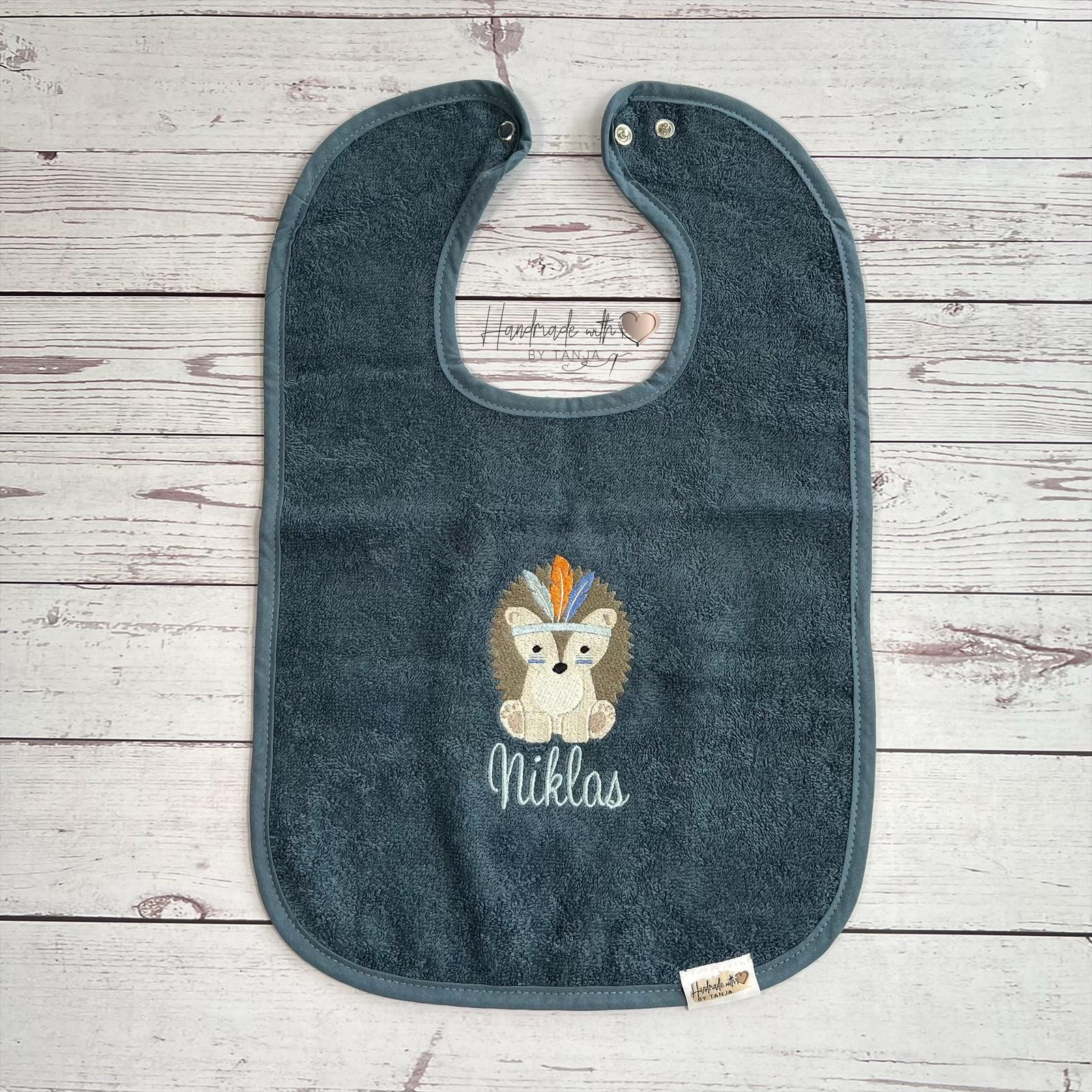 Personalisiertes Baby Lätzchen Mit Boho Igel & Namen Bestickt I in 8 Farben Wählbar 30x45 cm Personalisiertes Baby Lätzchen Mit Boho Igel & Namen Bestickt I in 8 Farben Wählbar 30x45 cm von Etsy - HandmadelovebyTanja