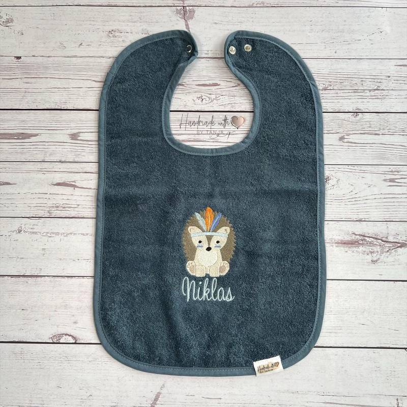 Personalisiertes Baby Lätzchen Mit Boho Igel & Namen Bestickt I in 8 Farben Wählbar 30x45 cm Personalisiertes Baby Lätzchen Mit Boho Igel & Namen Bestickt I in 8 Farben Wählbar 30x45 cm von Etsy - HandmadelovebyTanja