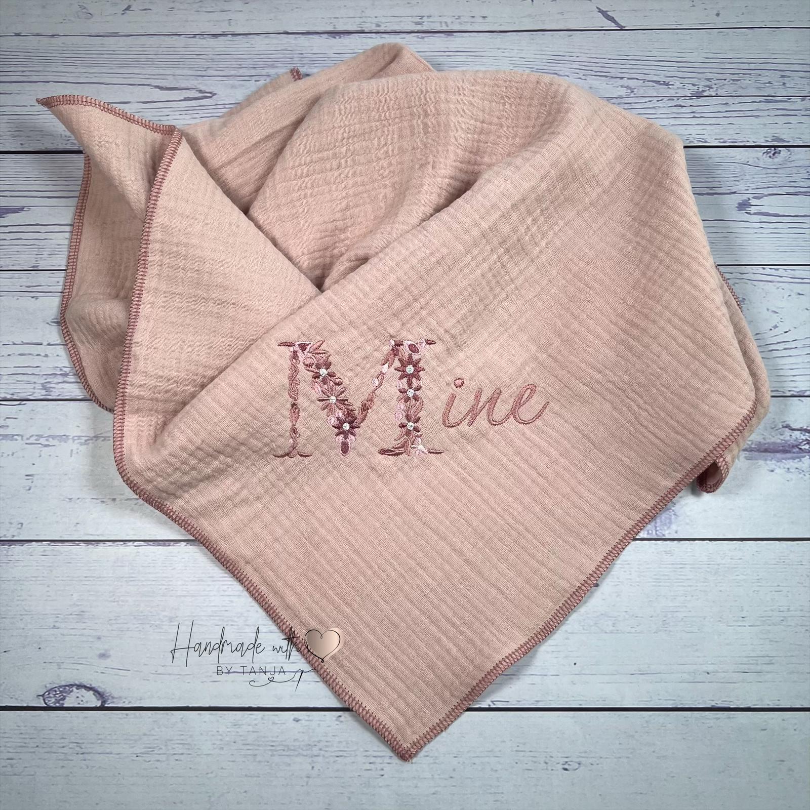 Personalisiertes Musselin Tuch Mit Besticktem Namen & Blumen Initial | 50x50 cm Handmade Geschenk Für Baby Und Kind von Etsy - HandmadelovebyTanja