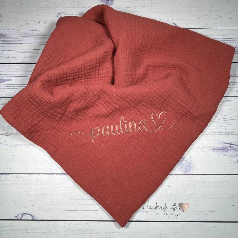 Personalisiertes Musselintuch Mit Namen - Bestickt in Herzschrift Tuch Aus Musselin 65x50 cm von Etsy - HandmadelovebyTanja