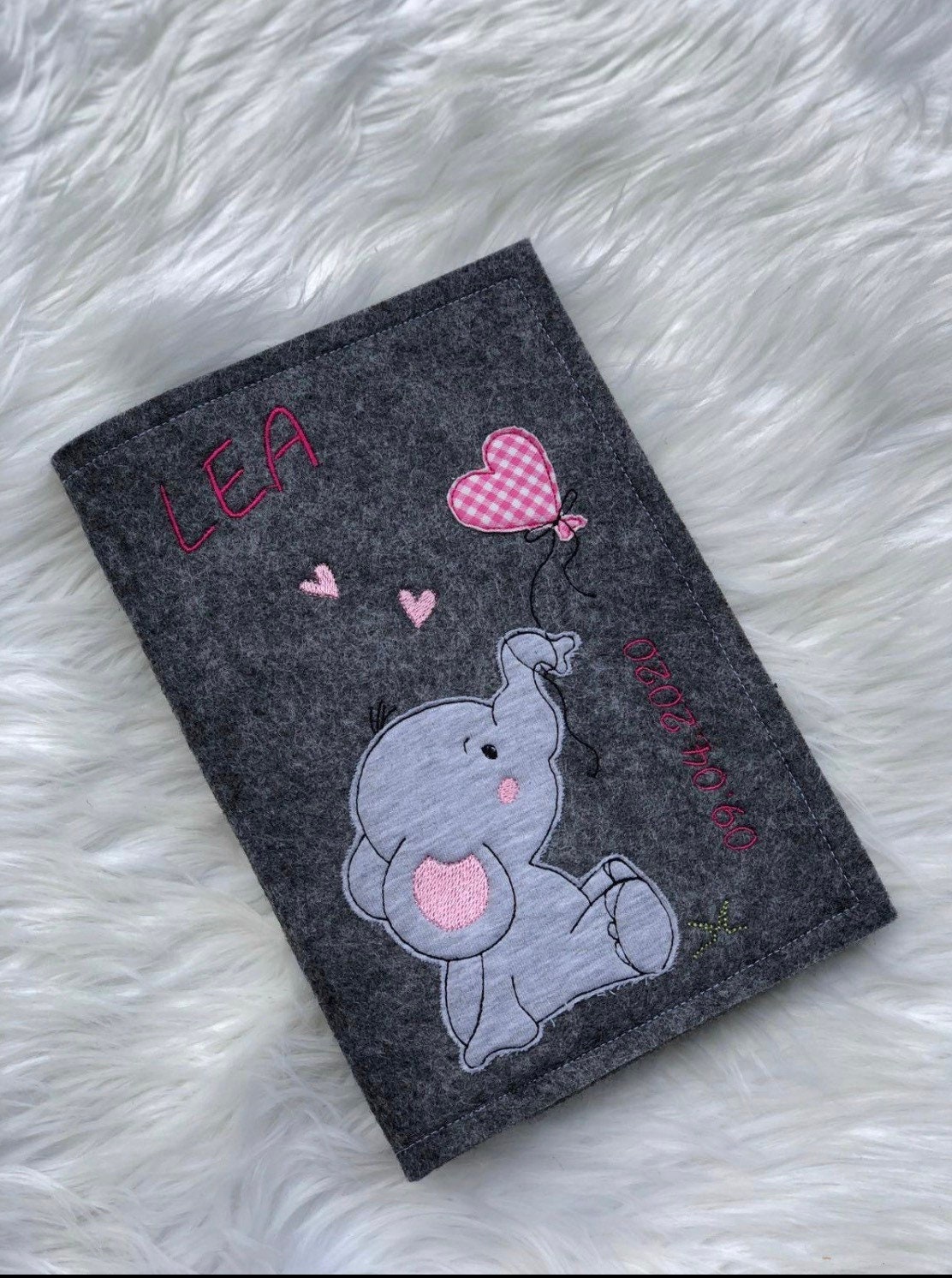 U-Heft Hülle Untersuchungshefthülle Aus Filz Personalisierbar U-Heft Hülle Untersuchungshefthülle Aus Filz Personalisierbar von Etsy - HandundFadenShop