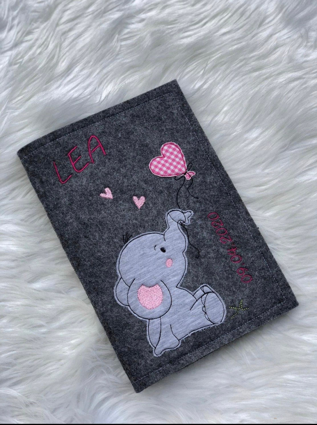 U-Heft Hülle Untersuchungshefthülle Aus Filz Personalisierbar U-Heft Hülle Untersuchungshefthülle Aus Filz Personalisierbar von Etsy - HandundFadenShop