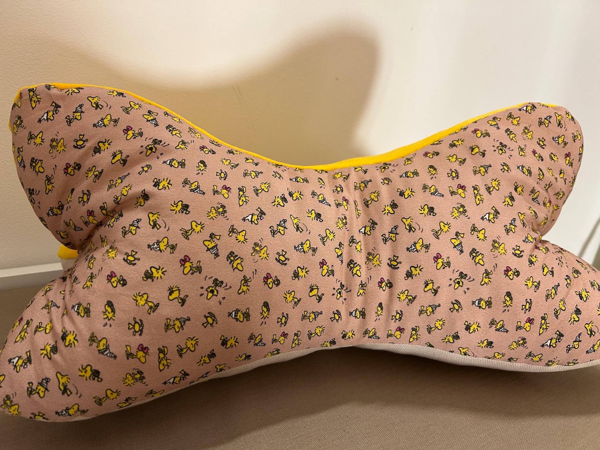 Leseknochen/Nackenkissen Buchstütze Knochenkissen Leseknochen/Nackenkissen Buchstütze Knochenkissen von Etsy - Handzauberwerk