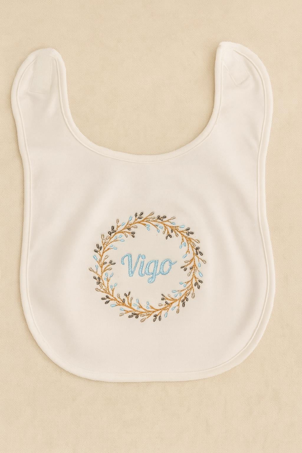 Personalisierbares Baby & Kleinkind Lätzchen Mit Blauem Kranz von Etsy - HannesHollywood