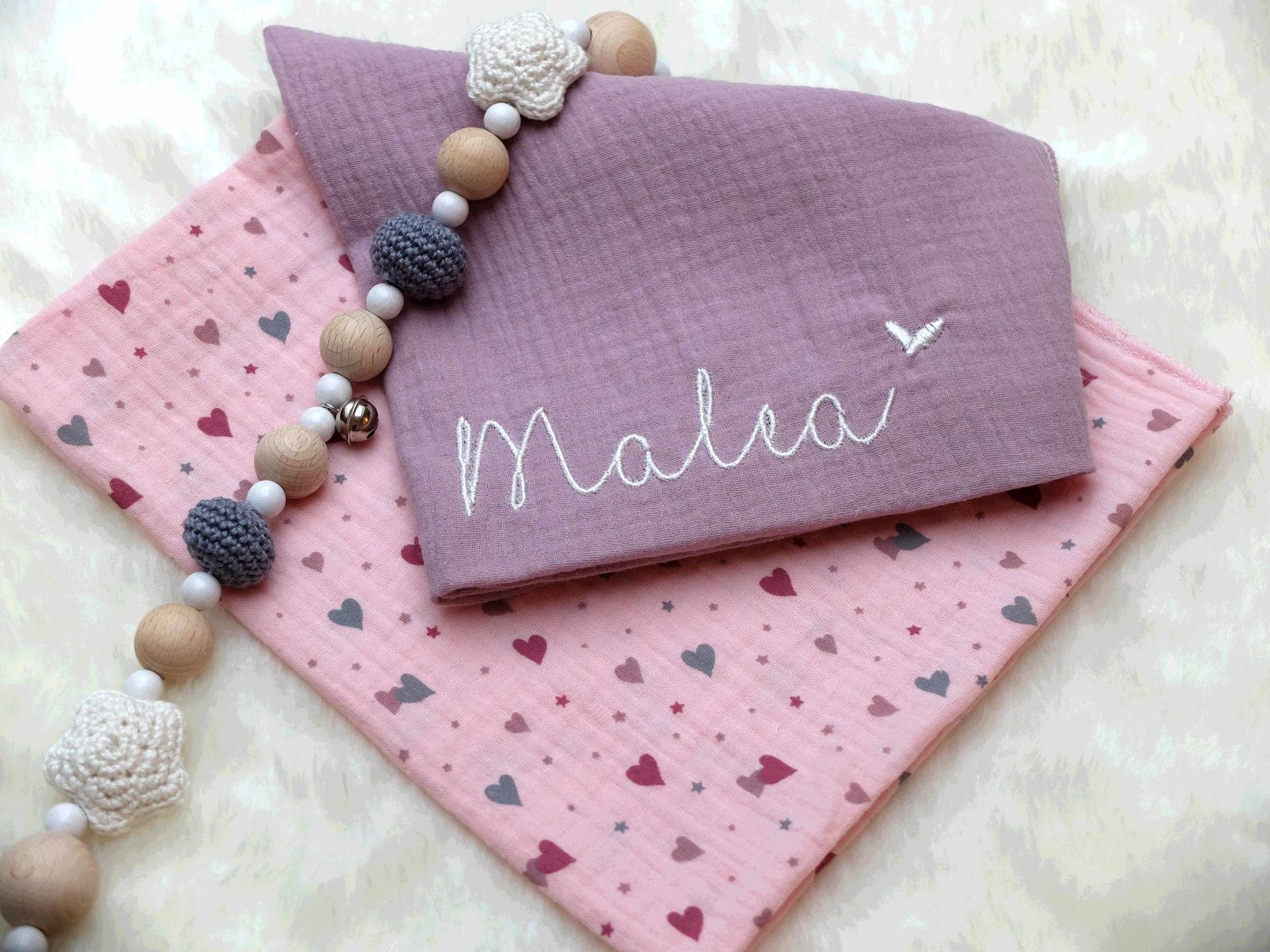 2Er Set Musselin Spucktücher/Mit Name Personalisiert Baumwolle Mulltuch Einlagig Baby Und Kleinkind Geschenkset von Etsy - HannisStickecke