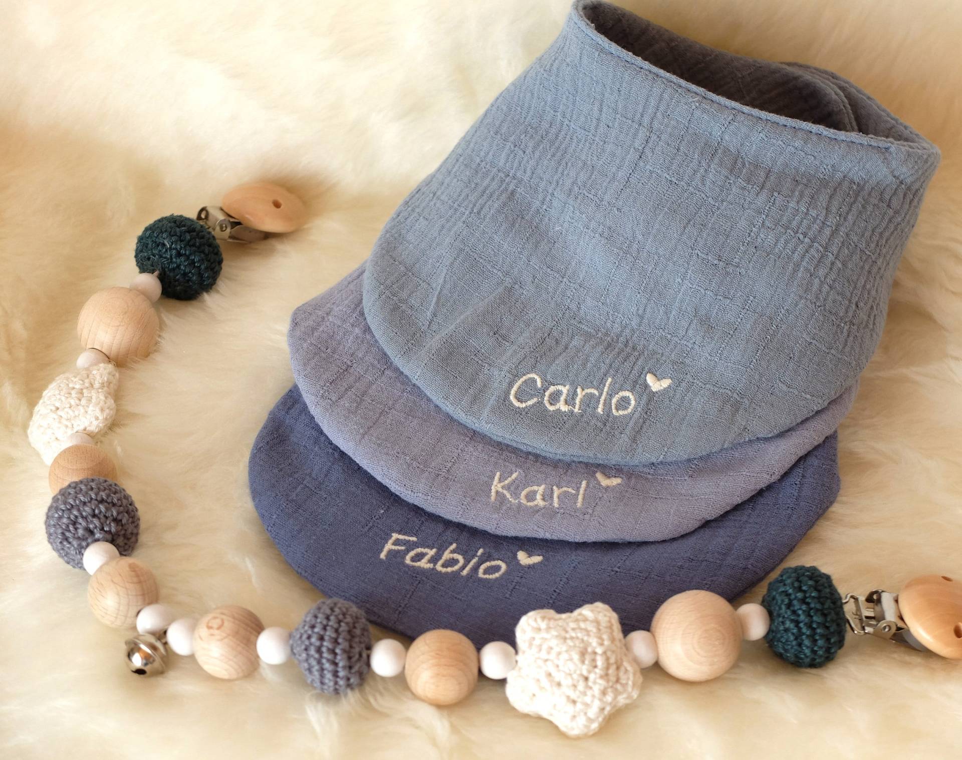 Personalisiertes Halstuch/Musselintuch Baby/Babygeschenk/Mit Namen/Mit Druckknopf Personalisiertes Halstuch/Musselintuch Baby/Babygeschenk/Mit Namen/Mit Druckknopf von Etsy - HannisStickecke