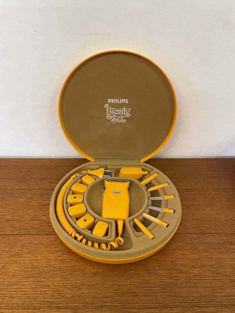 10 in 1 Philips Damen Beauty Set Gelb Mit Case 70Er Mid Century Vintage 10 in 1 Philips Damen Beauty Set Gelb Mit Case 70Er Mid Century Vintage von Etsy - HannoverVintagestore