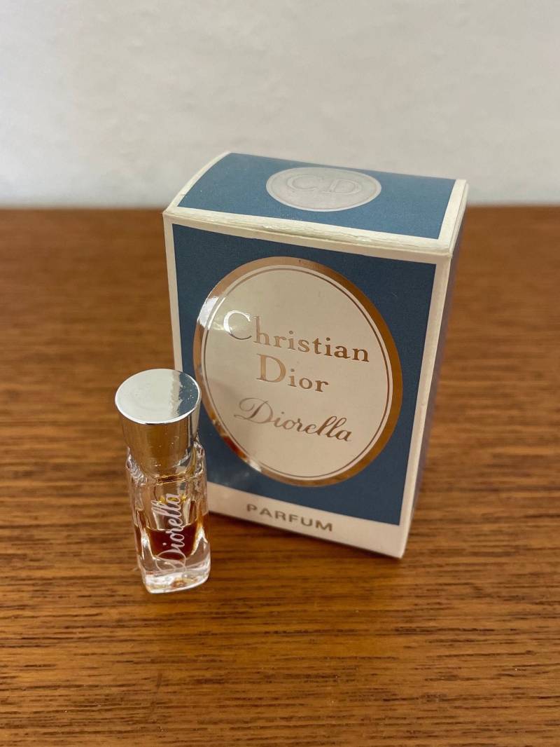 Mini Vintage Christian Dior Diorella Parfum Duft Miniatur Flakon Mit Ovp Mini Vintage Christian Dior Diorella Parfum Duft Miniatur Flakon Mit Ovp von Etsy - HannoverVintagestore
