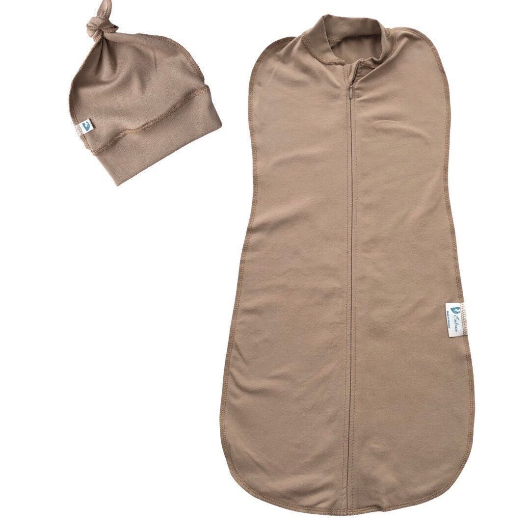Beiges Baby Swaddle & Mütze Aus Bio-Baumwolle Mit Reißverschluss von Etsy - HappyBabyEU