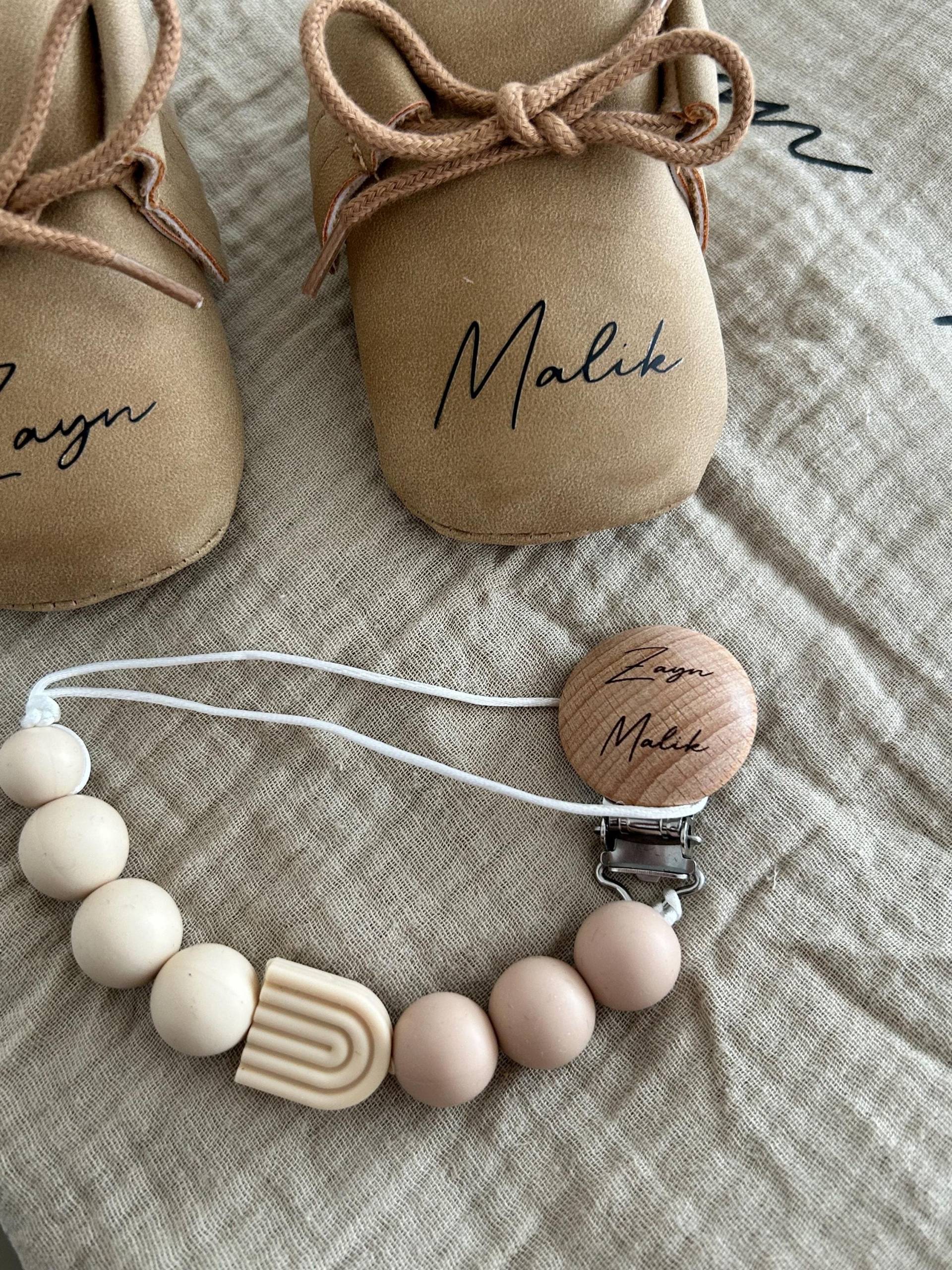 Schnullerkette , Schnullerklip, Schnullerband, Regenbogen, Personalisiert, Mit Gravur, Silikon Perlen Schnuller Kette Clip, Baby Geschenk von Etsy - HappymomentsDE