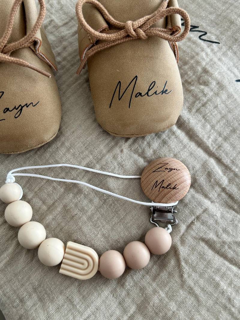 Schnullerkette , Schnullerklip, Schnullerband, Regenbogen, Personalisiert, Mit Gravur, Silikon Perlen Schnuller Kette Clip, Baby Geschenk von Etsy - HappymomentsDE