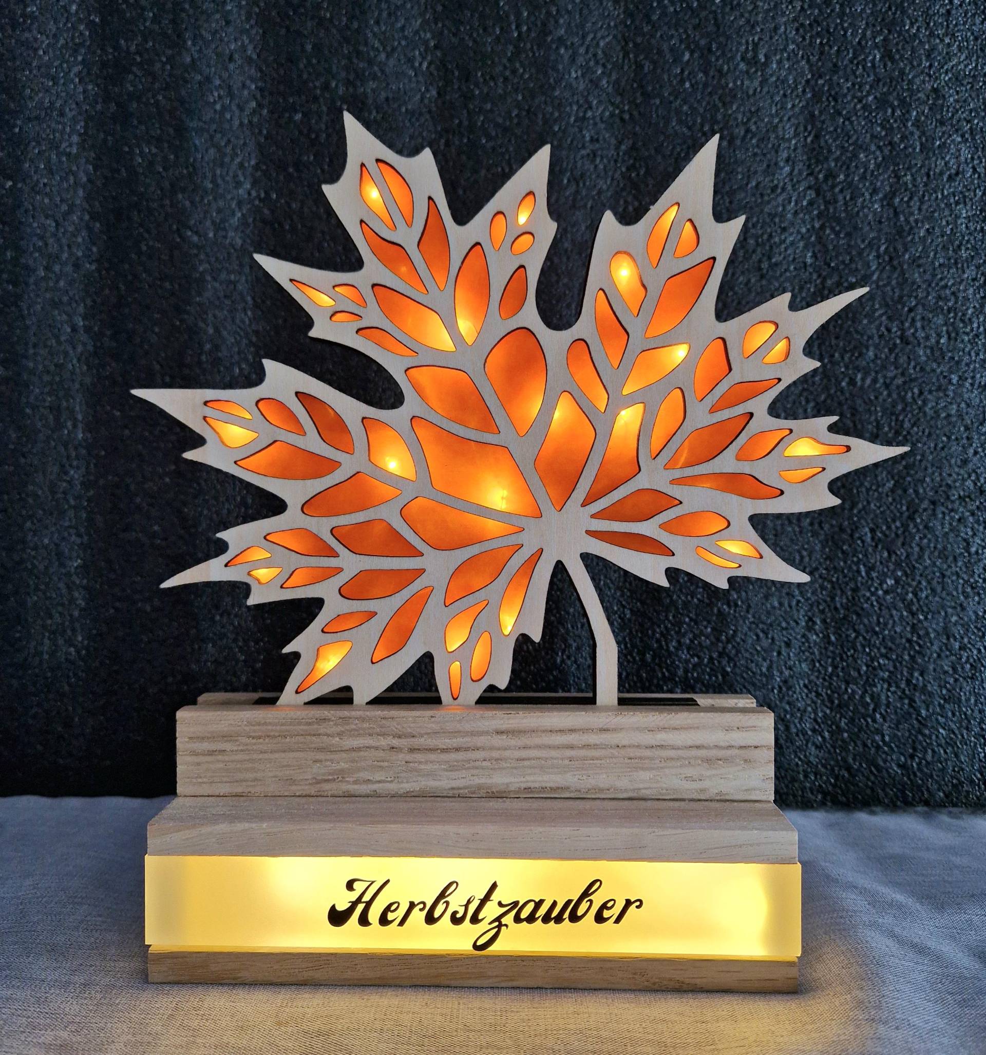 Herbstdeko Geschenk Personalisiertes Led Holzlicht Ahornblatt Nachtlicht Mit Name Stimmungslicht Beleuchtet Wunschtext von Etsy - HarmonyHandmadeWaren