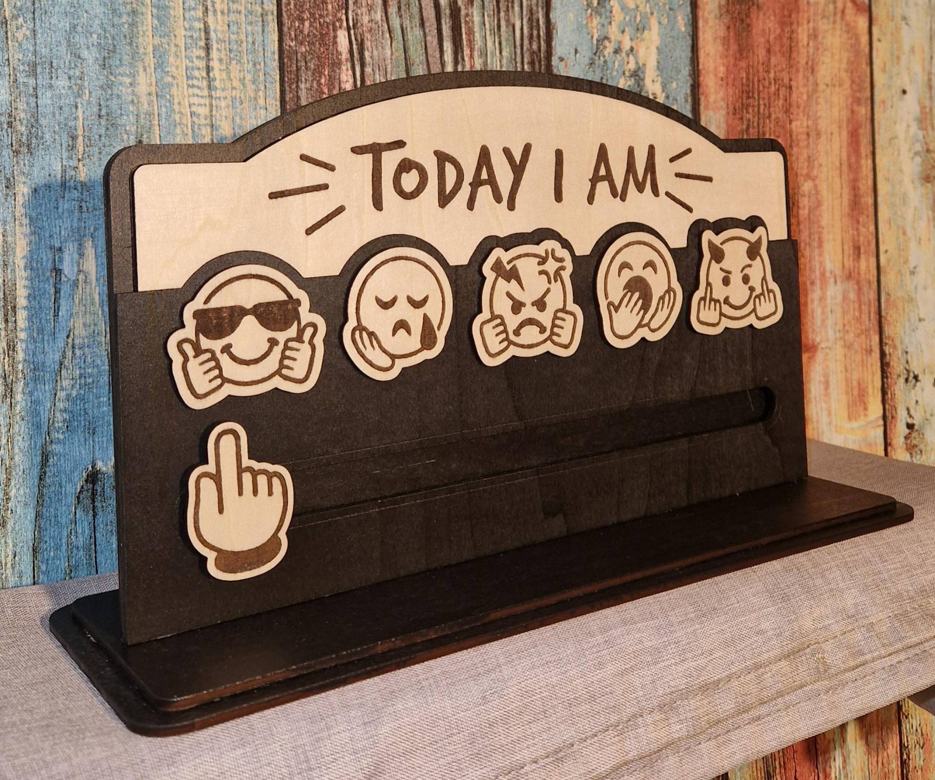 Stimmungsbarometer Holz - Stimmungsanzeiger Board Lustige Büro Deko Mit Emoji Schieber Geschenk Für Kollegen Chef Lehrer 25x16 cm von Etsy - HarmonyHandmadeWaren