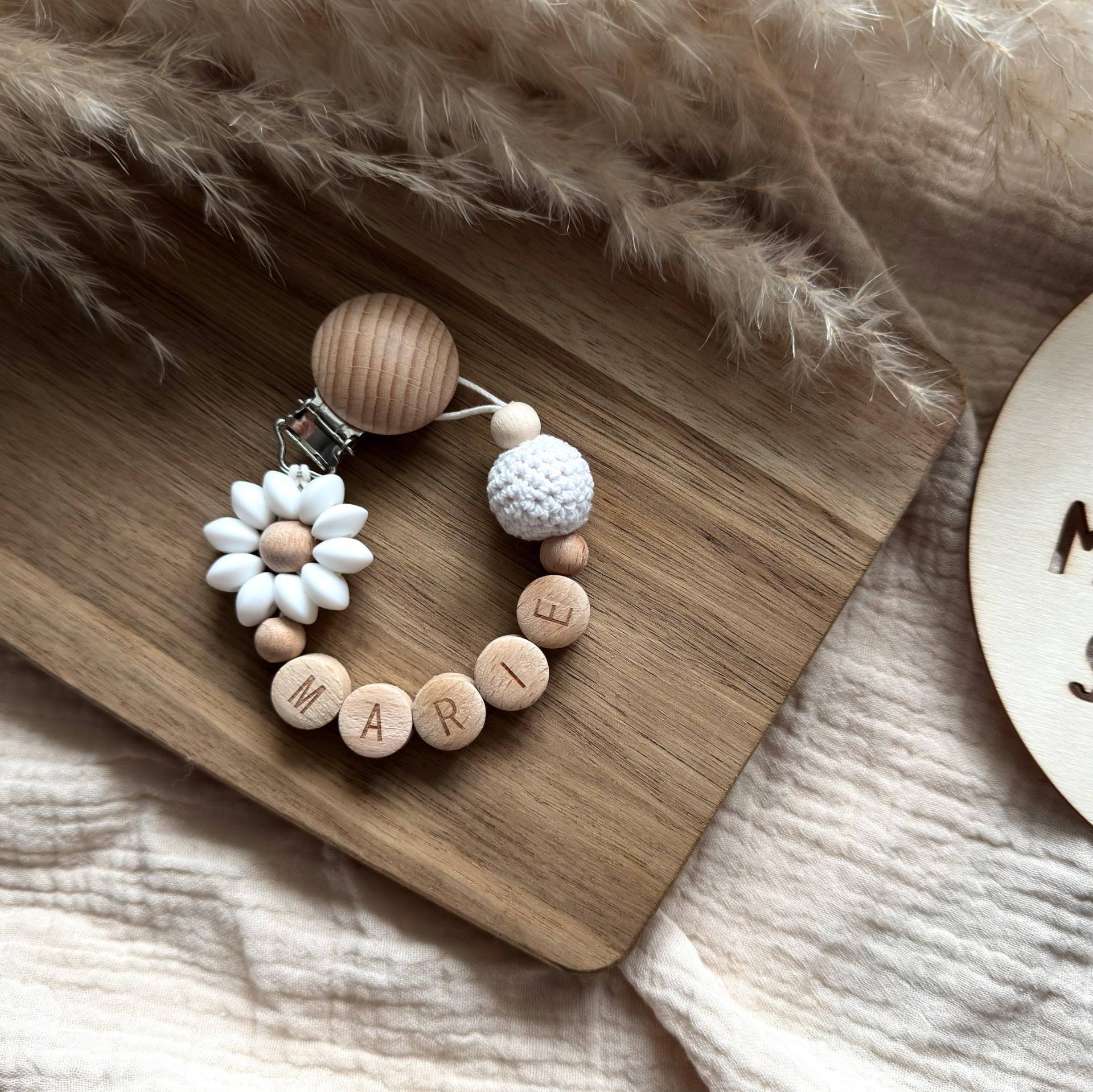 Personalisierte Schnullerkette | Mit Blume |Schnullerkette Name Babygeschenk Für Mädchen von Etsy - Hauniper