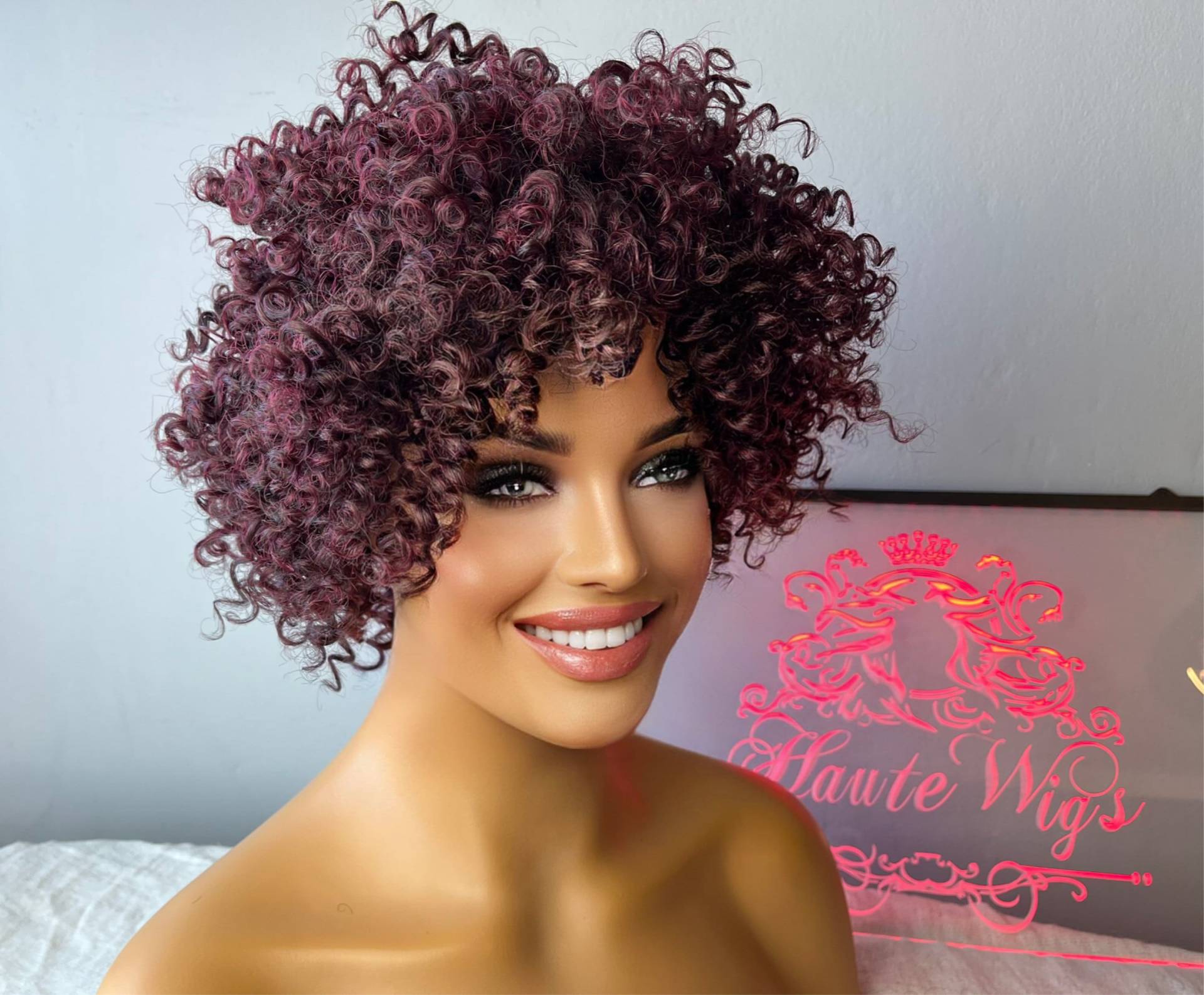 Fun Dark Cherry Red Sehr Lockige Perücke | Wasserwellen Jerry Locken Vegan Synthetik Keine Spitzenfront Kostüm Berühmtheit Spoof Fun Dark Cherry Red Sehr Lockige Perücke | Wasserwellen Jerry Locken Vegan Synthetik Keine Spitzenfront Kostüm Berühmtheit Spoof von Etsy - HauteWigs