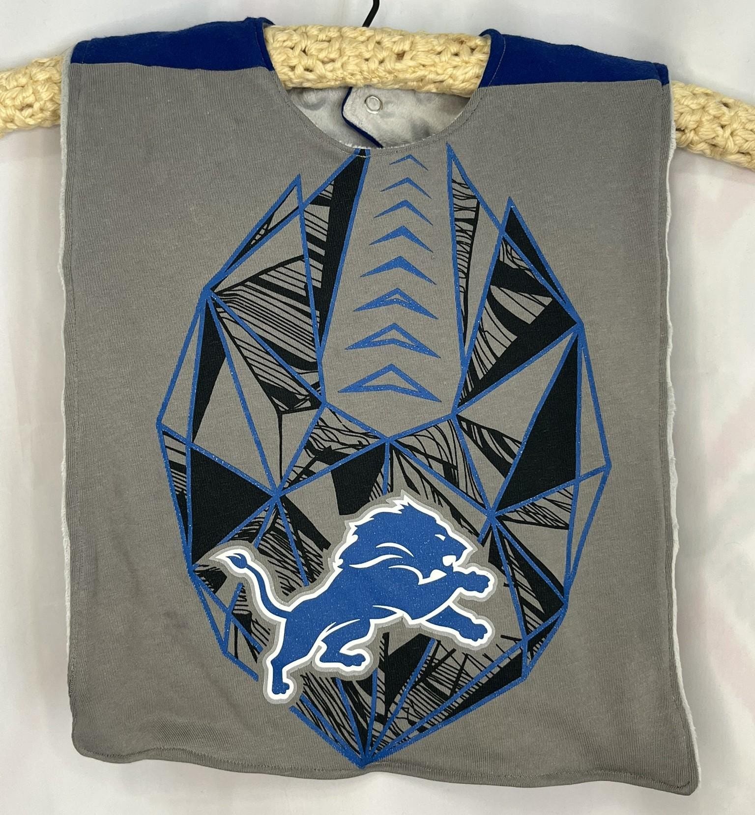 Lätzchen Für Baby Oder Kleinkind - Detroit Lions Spiderman Design Upcycled Tshirt Lätzchen Für Baby Oder Kleinkind - Detroit Lions Spiderman Design Upcycled Tshirt von Etsy - Heatherhelen75