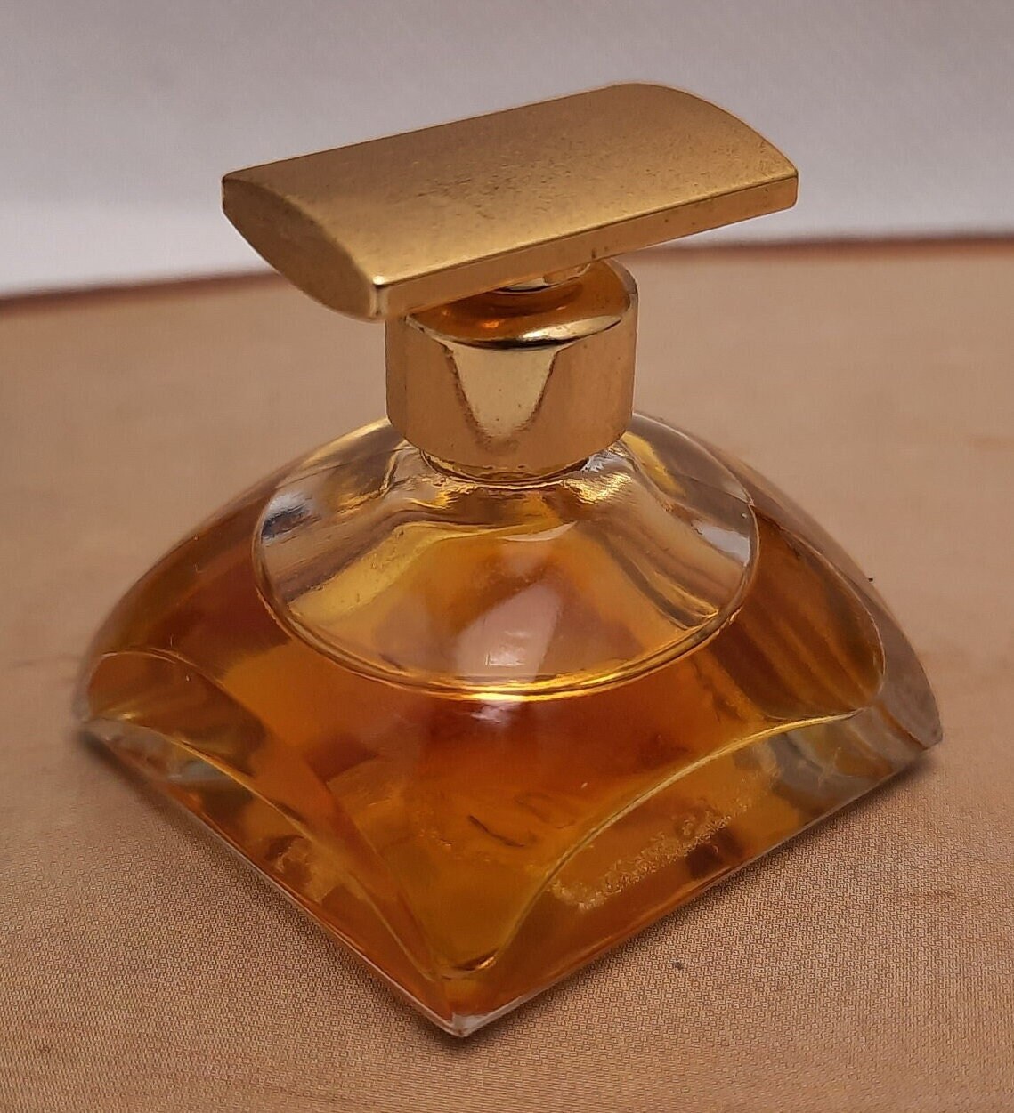 Estee Lauder Spellbound Miniatur Parfum Vintage 3, 5 Ml von Etsy - HeidiMarkt