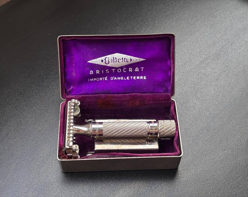 Vintage Englisch Rasiermesser, Gillette Aristocrat Import D'angleterre, Versilbert, Nummer 400621 von Etsy - HeinrichAntique