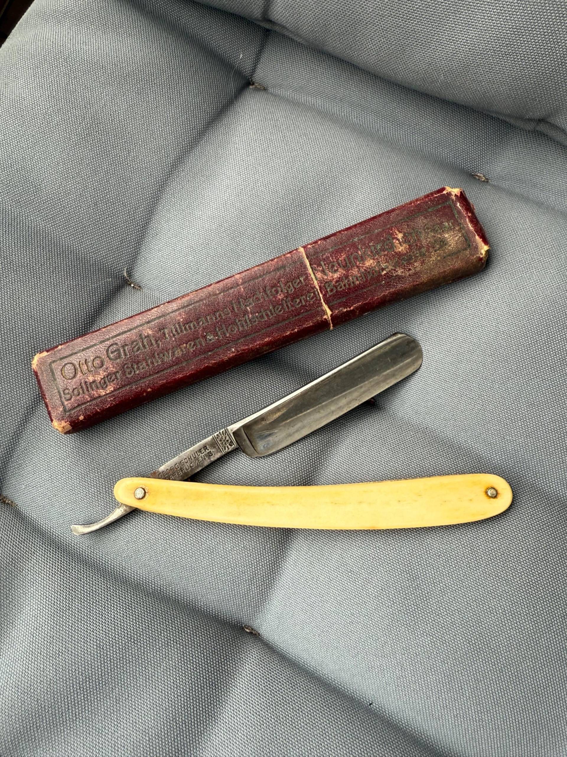 Vintage Rasiermesser Mit Gravur Georg Shuler Saarbrücken 3 E.klopp Solingen Vintage Rasiermesser Mit Gravur Georg Shuler Saarbrücken 3 E.klopp Solingen von Etsy - HeinrichAntique