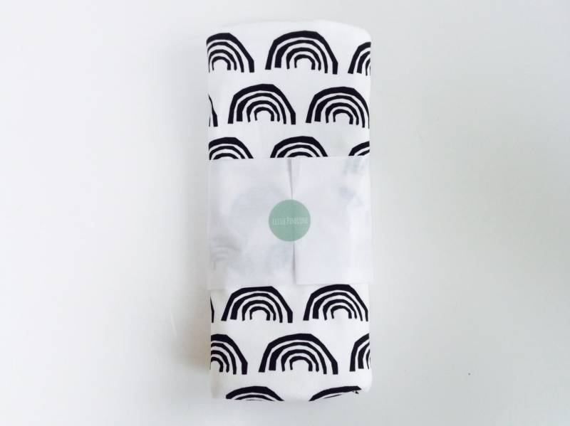 Bio Babydecke Monochrom Regenbogen, Swaddle, Wickeldecke, Babydecke, Baby Geschenk, Hipster, Hippes Bio Babydecke Monochrom Regenbogen, Swaddle, Wickeldecke, Babydecke, Baby Geschenk, Hipster, Hippes von Etsy - HelloLittlePinecone