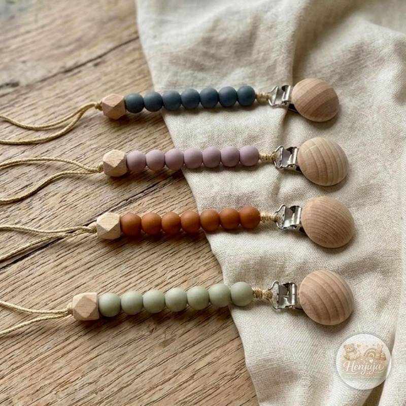 Personalisierte Schnullerkette Mit Lasergravur | Schnullerhalter Initialen Boho Babygeschenk Aus Silikon Und Holz von Etsy - Henjuja