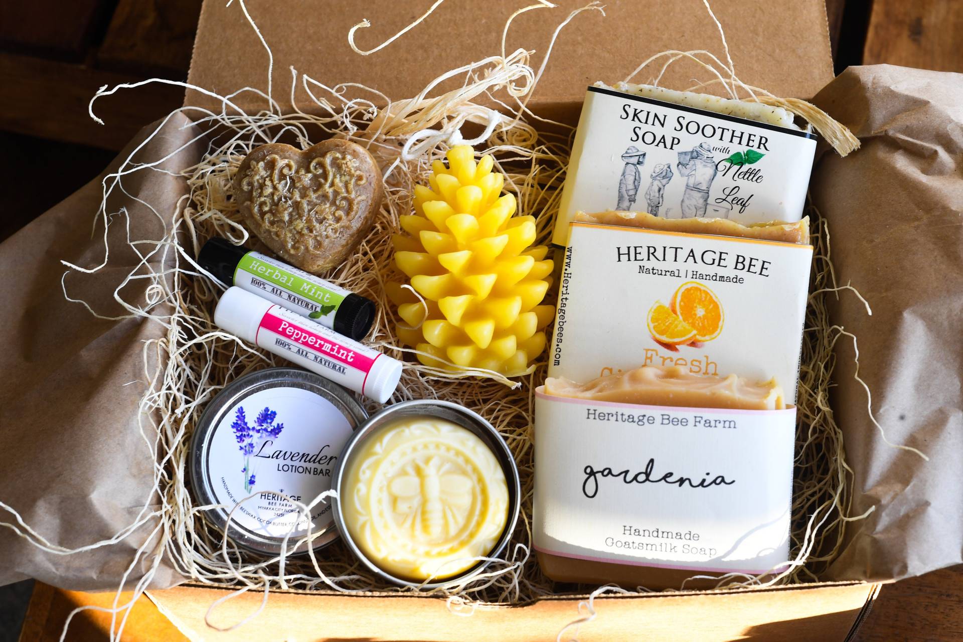 Weihnachtszauber Geschenkbox - Handgemachte Naturprodukte. Wunderschön Arrangiert Und Direkt An Ihre Lieben Zu Weihnachten Versendet von Etsy - HeritageBeeFarm