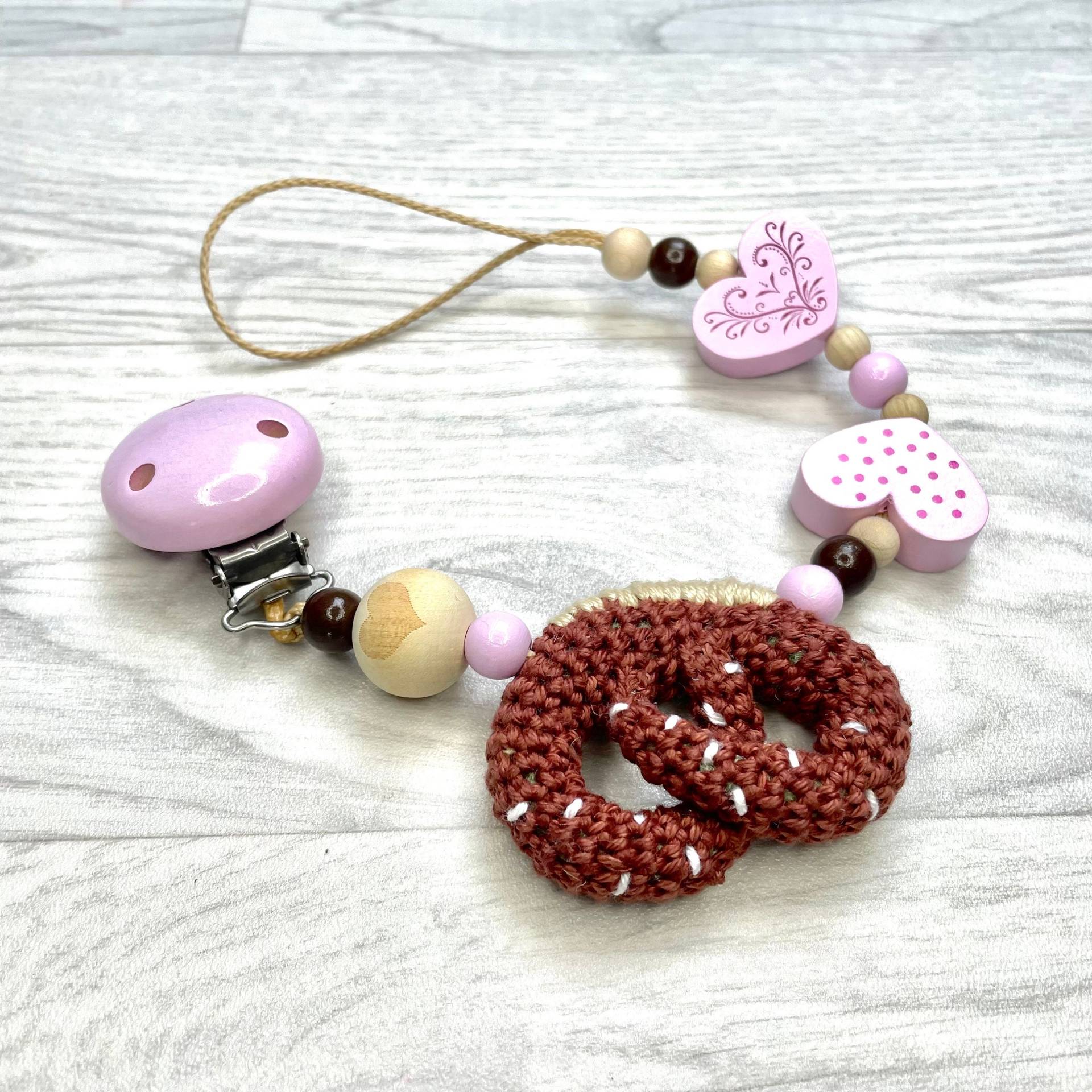 Schnullerkette Breze, Mädchen Rosa Pink, Bayrisch, Gehäkelt, Geschenkset, Baby, Brezel, Geschenk Zur Geburt Schnullerkette Breze, Mädchen Rosa Pink, Bayrisch, Gehäkelt, Geschenkset, Baby, Brezel, Geschenk Zur Geburt von Etsy - HerzarbeitDE