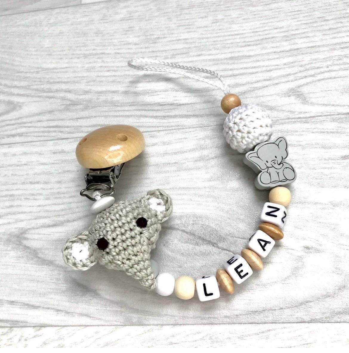 Schnullerkette Elefant Mit Name, Personalisiert, Gehäkelte Details, Holz, Elefantenbaby, Baby, Geschenk Zur Geburt, Taufe, Mädchen, Junge von Etsy - HerzarbeitDE