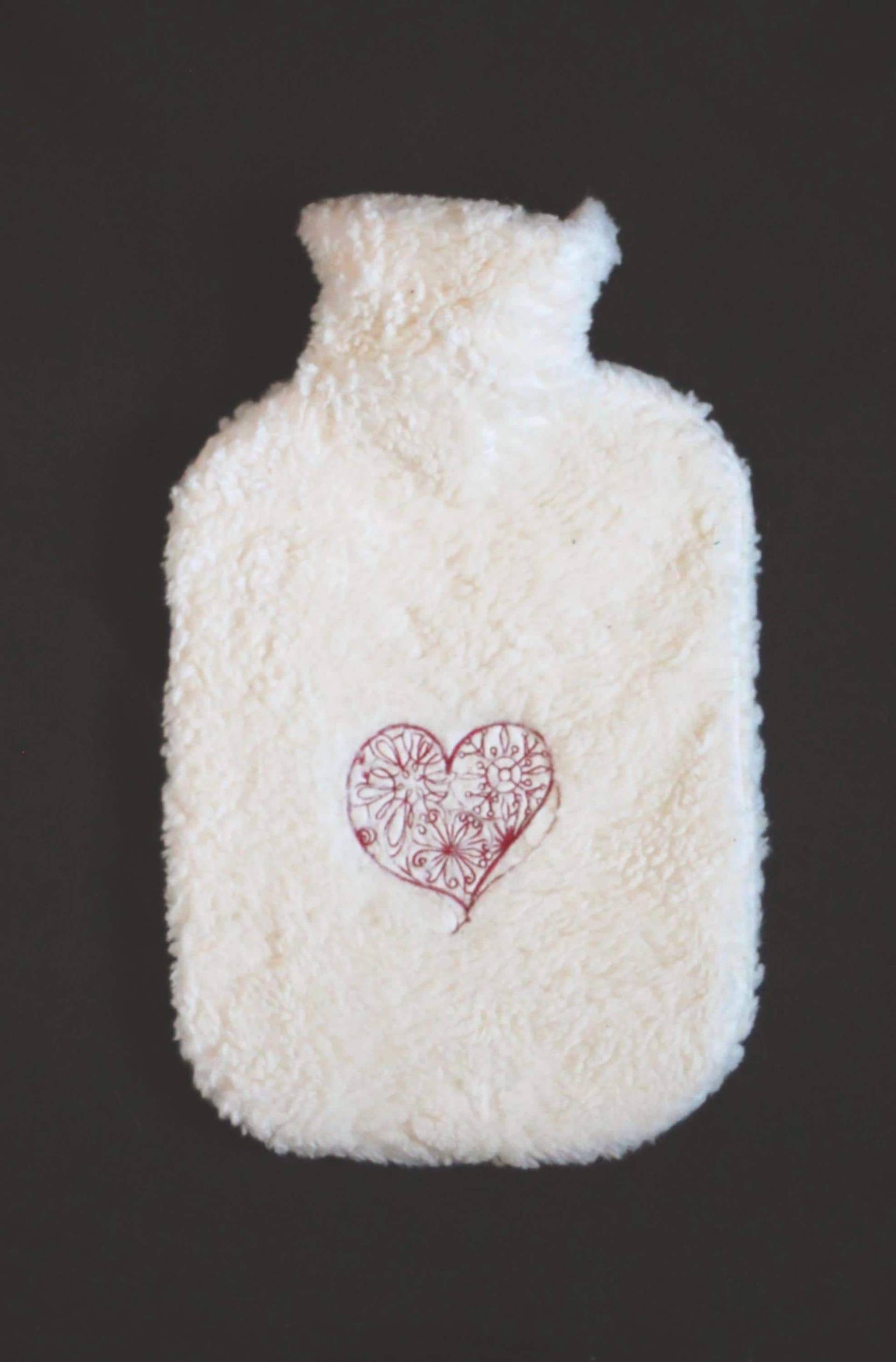 Wärmflasche Mit Bezug Aus Weißem Baumwollplüsch Herzstickerei, Kuschelgeschenk Für Frauen von Etsy - HerzensKleiderStoffe