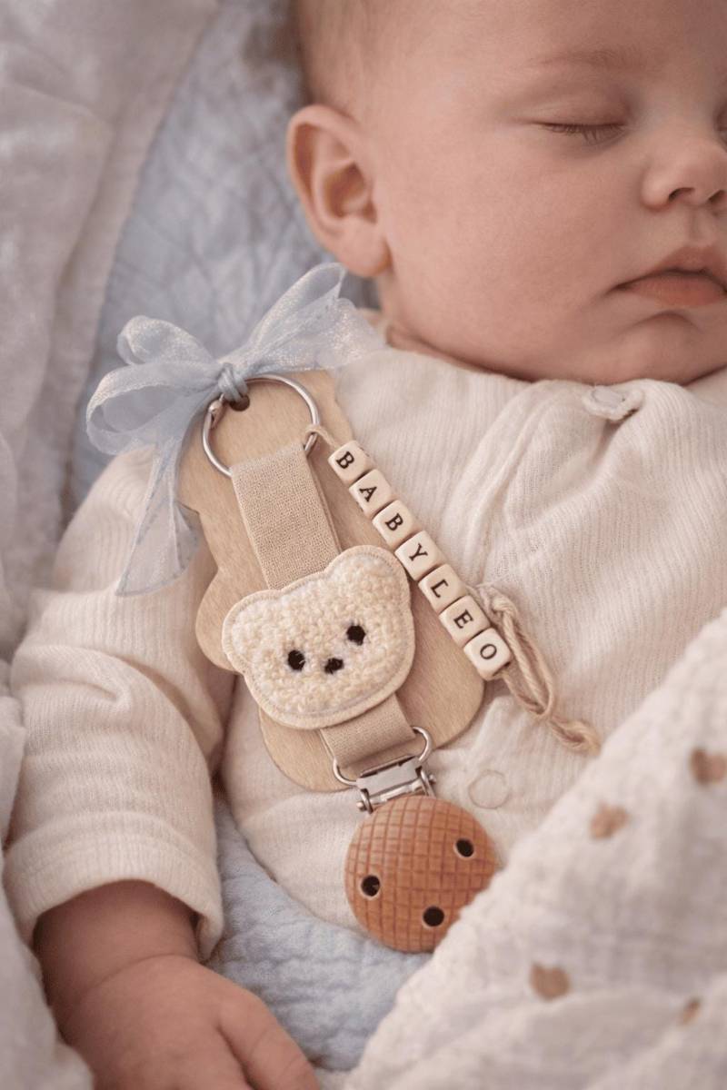 Personalisierte Schnullerkette Mit Teddy - Baby Geschenk Namen Holz & Stoff Handmade von Etsy - HerzensmomenteDE