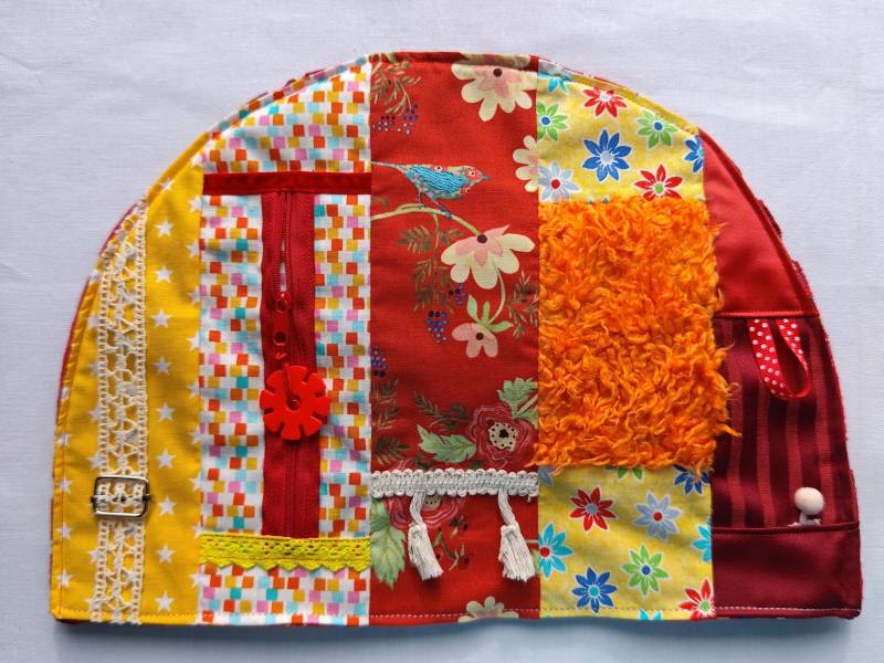 Nestel-Höhle Mit Fühl-Säckchen, Nesteldecke, Motorikdecke Für Menschen Demenz Nestel-Höhle Mit Fühl-Säckchen, Nesteldecke, Motorikdecke Für Menschen Demenz von Etsy - HerzenssacheDemenz