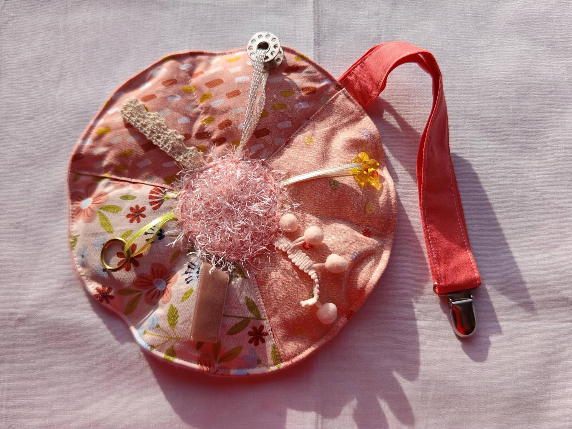 Nestel-Rad Mit 6 Fühl-Kammern Clip Für Menschen Demenz, Personalisierbar von Etsy - HerzenssacheDemenz
