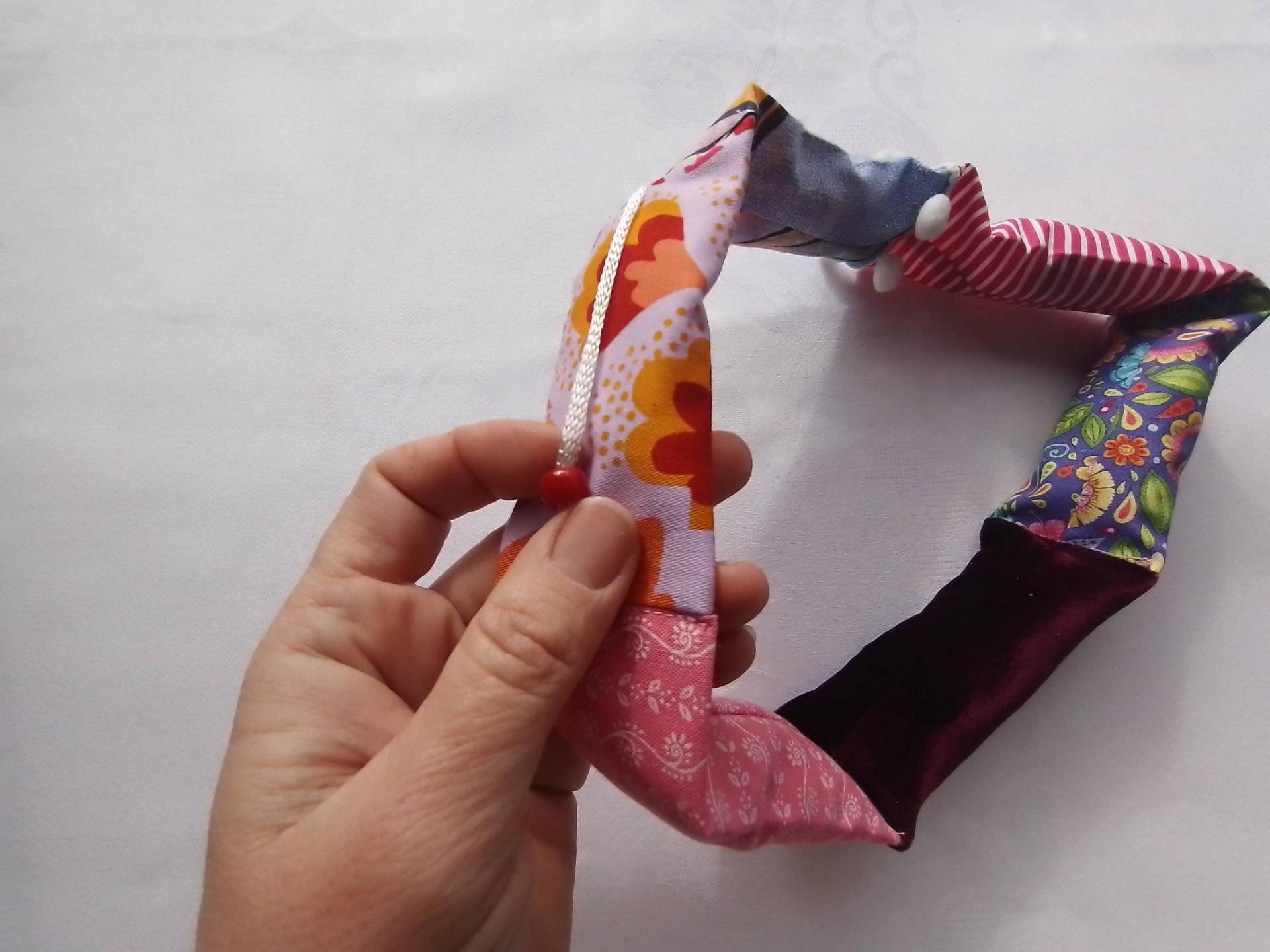 Nestelband Mit 6 Fühl-Säckchen Zum Nesteln Für Menschen Demenz Oder Autismus Nestelband Mit 6 Fühl-Säckchen Zum Nesteln Für Menschen Demenz Oder Autismus von Etsy - HerzenssacheDemenz