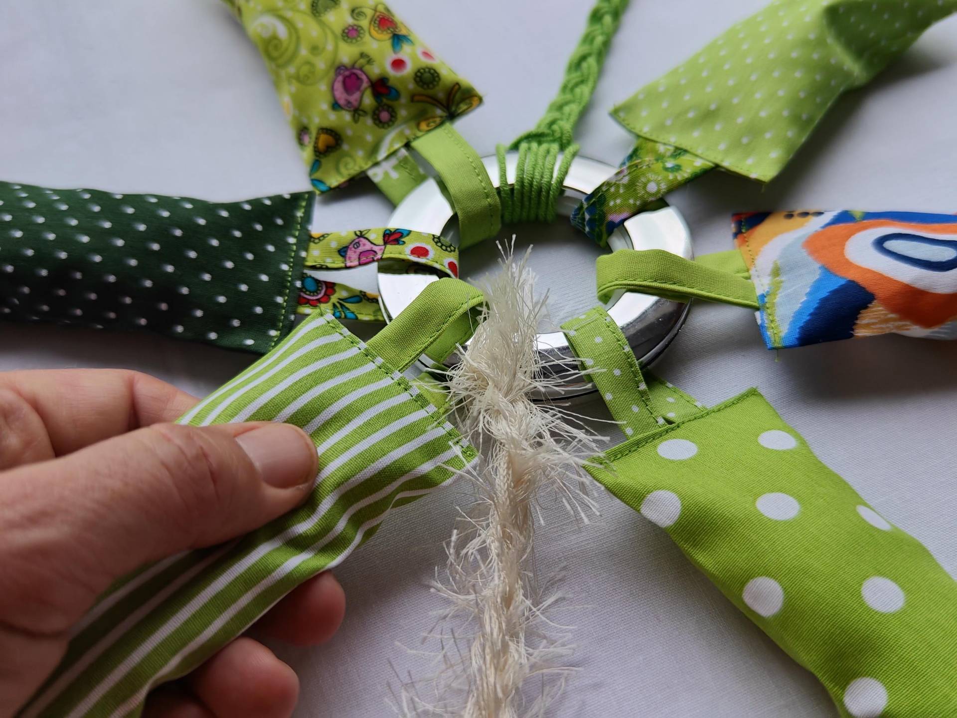 Nestelring Mit 6 Fühl-Säckchen Für Menschen Demenz von Etsy - HerzenssacheDemenz