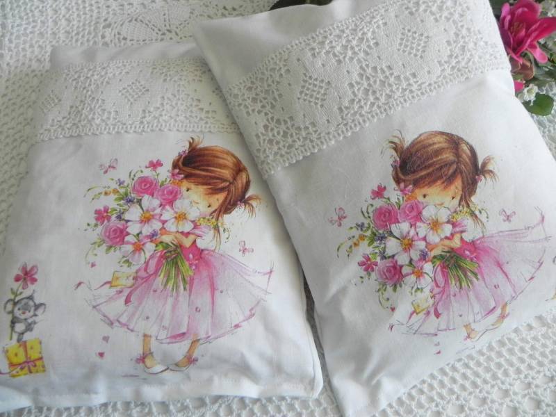 Bezauberndes Lavendelkissen Mädchen Mit Blumenstrauß Geschenke Idee von Etsy - Herzmensch01