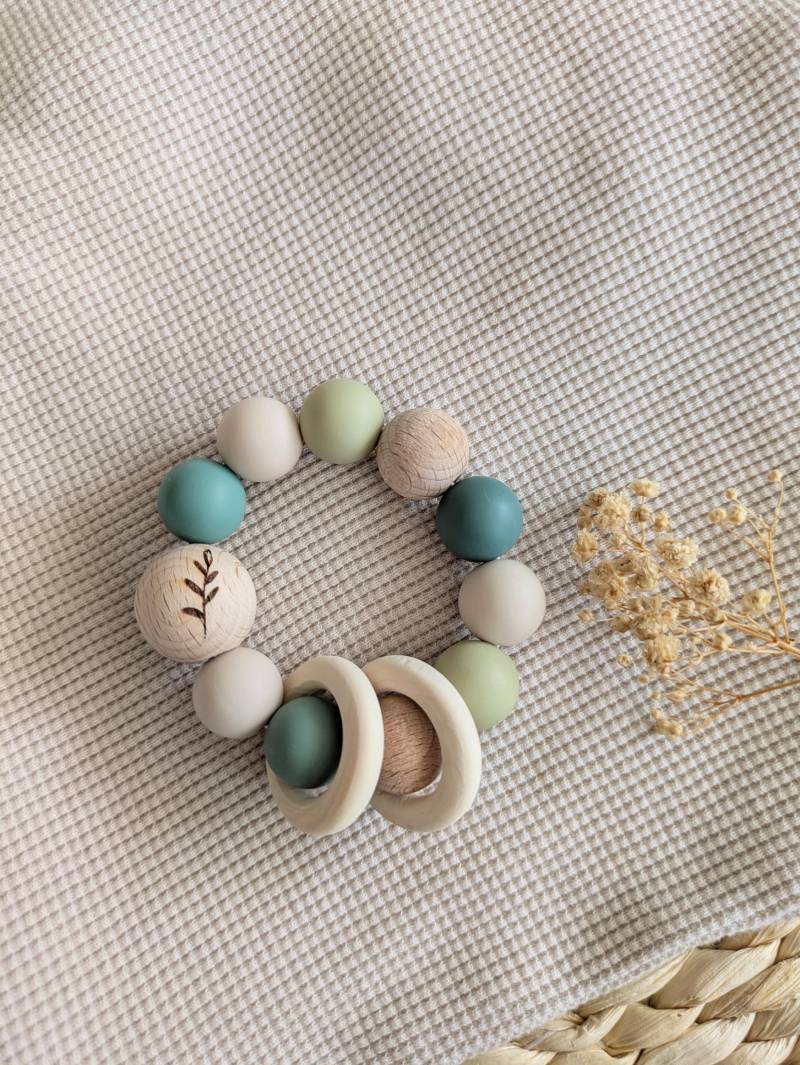 Greifling L Rassel Personalisiert Eukalyptus Grün, Beige Und Blau Geschenk Zur Babyparty, Geburt Taufe von Etsy - HerzstueckByDenise