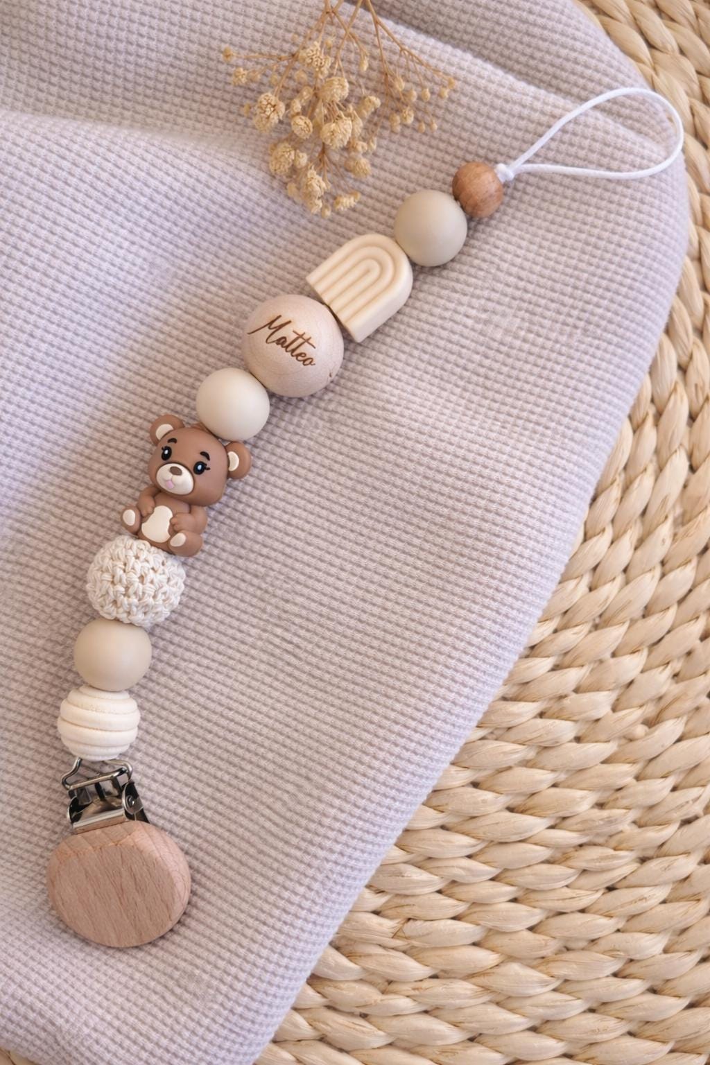 Schnullerkette Personalisiert L Teddybär Bär Regenbogen Weiß, Beige Und Braun Geschenk Zur Babyparty, Geburt Taufe von Etsy - HerzstueckByDenise
