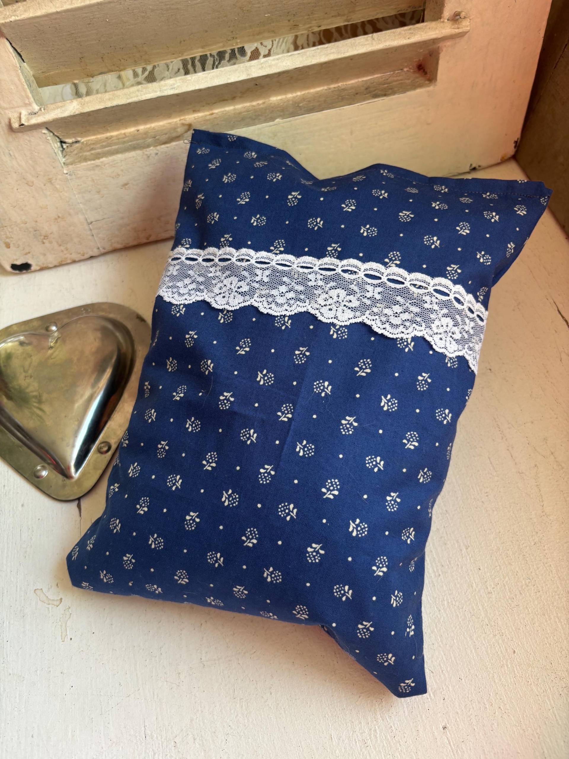 Bio Kräuterkissen Bei Verspannung , Migräne, Zum Ein - Und Durchschlafen Handarbeit Baumwolle Bio Kräuterkissen Bei Verspannung , Migräne, Zum Ein - Und Durchschlafen Handarbeit Baumwolle von Etsy - HexenbesenShop