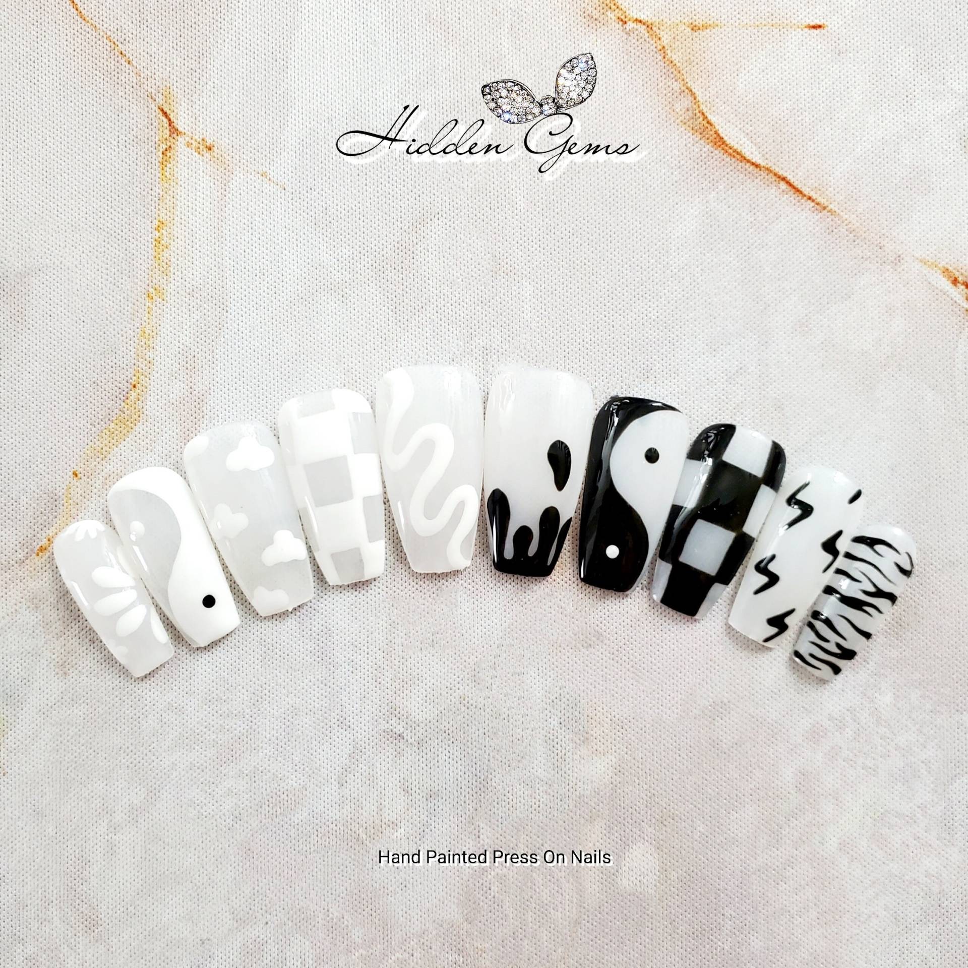 Glänzende Schwarz-Weiß-Press-On-Nägel | Falsche Nägel Luxus Bestseller Bester Nagel-Shop Trending Glänzende Schwarz-Weiß-Press-On-Nägel | Falsche Nägel Luxus Bestseller Bester Nagel-Shop Trending von Etsy - HiddenGemsNailShop