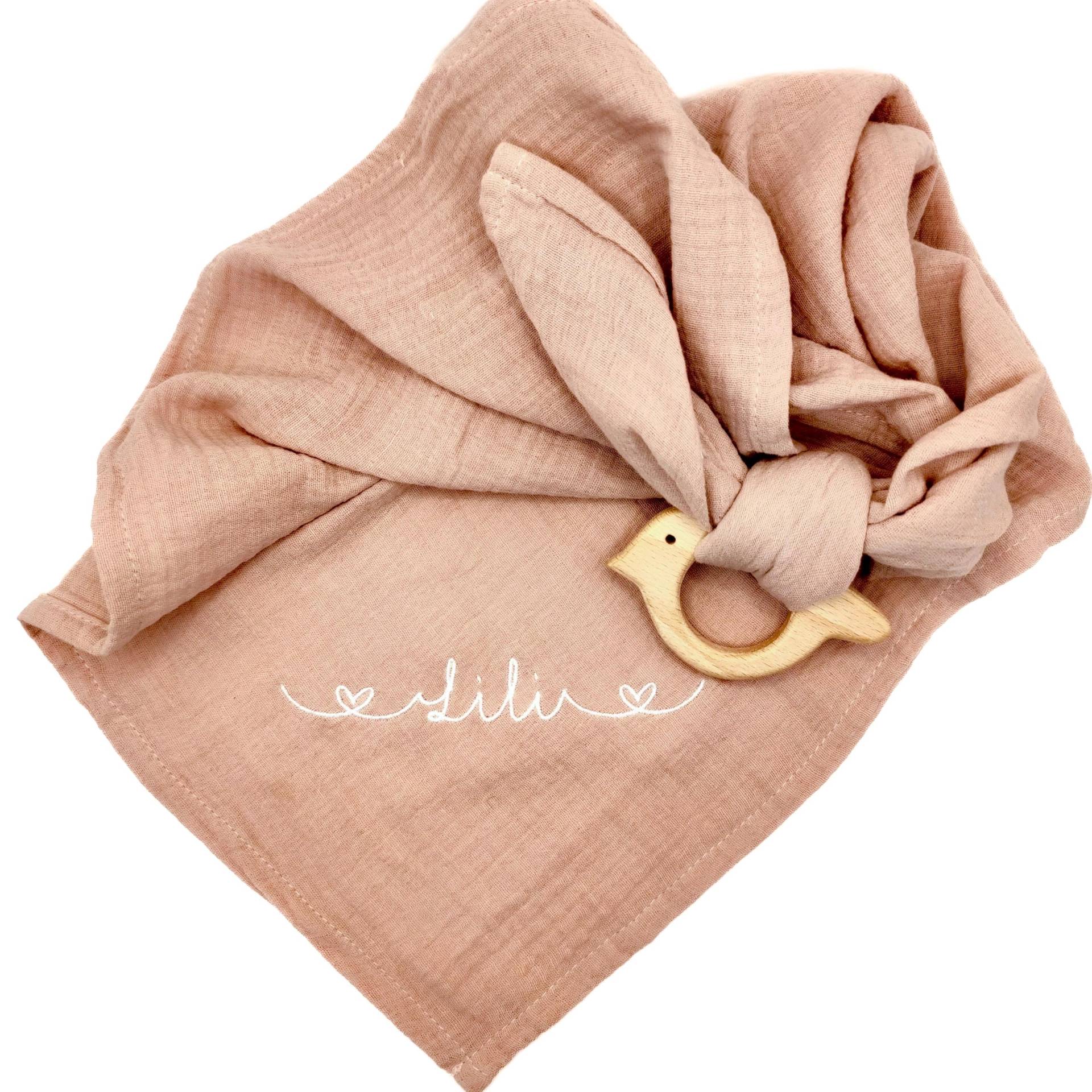 Spucktuch Mit Namen Personalisiert Holzgreifling - Musselintuch Aus 100 % Baumwolle | Mulltuch, Stillschal, Geschenk Zur Geburt & Taufe Spucktuch Mit Namen Personalisiert Holzgreifling - Musselintuch Aus 100 % Baumwolle | Mulltuch, Stillschal, Geschenk Zur Geburt & Taufe von Etsy - Hirschgarten